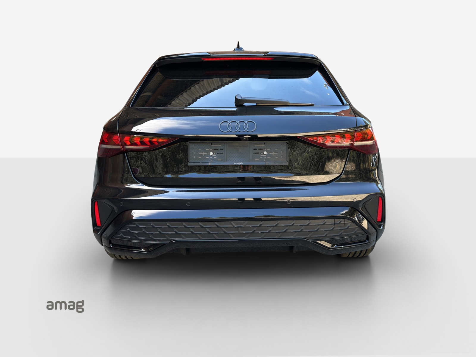 AUDI A3 Sportback TFSI e 200 kW S line S tronic-image-3