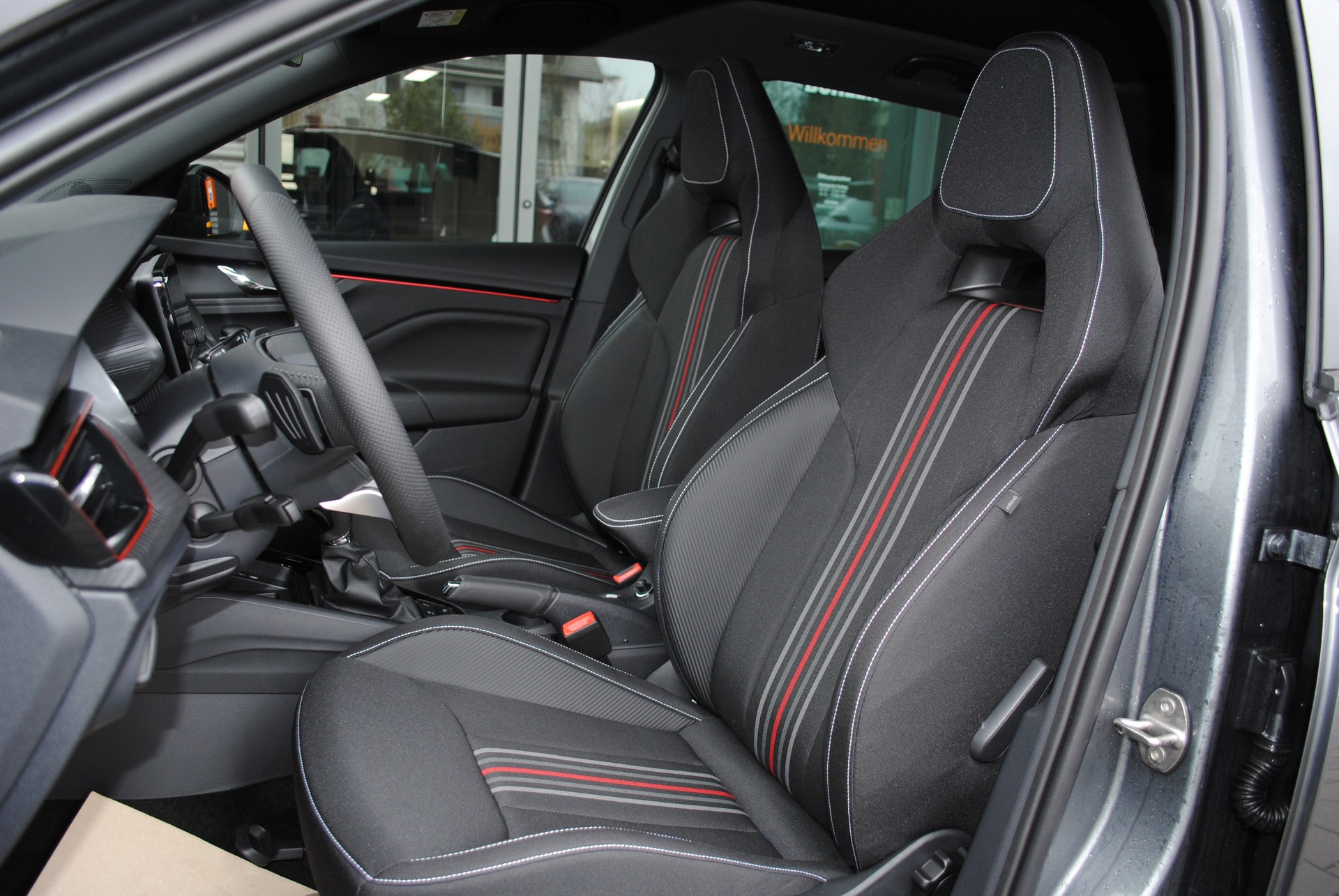 SKODA Kamiq 1.5 TSI Monte Carlo DSG-image-8