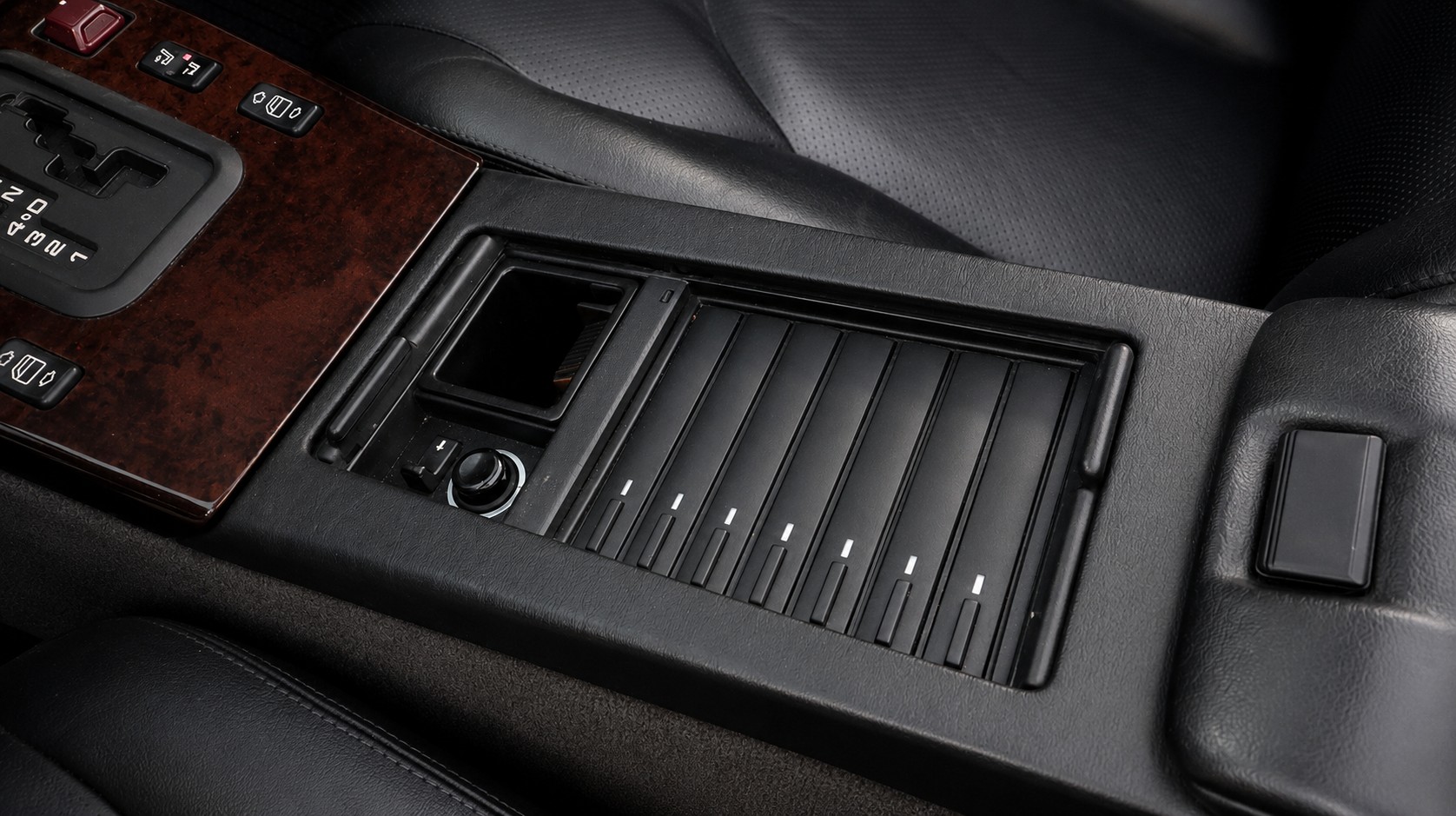 MERCEDES-BENZ SL 320-image-13