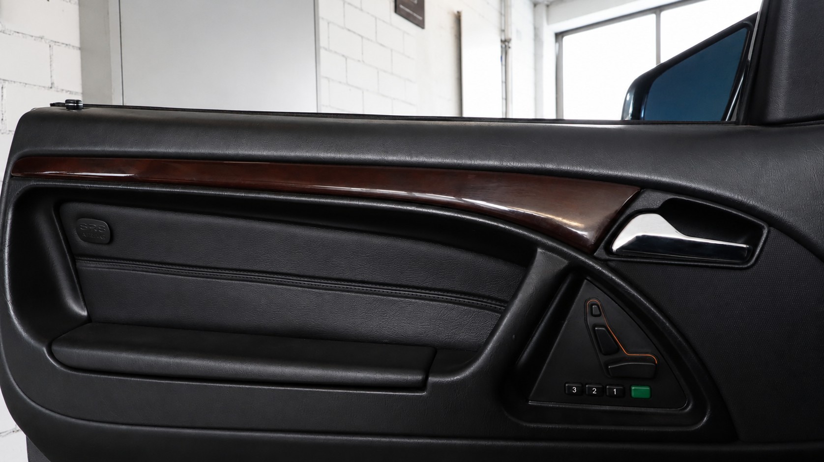 MERCEDES-BENZ SL 320-image-16
