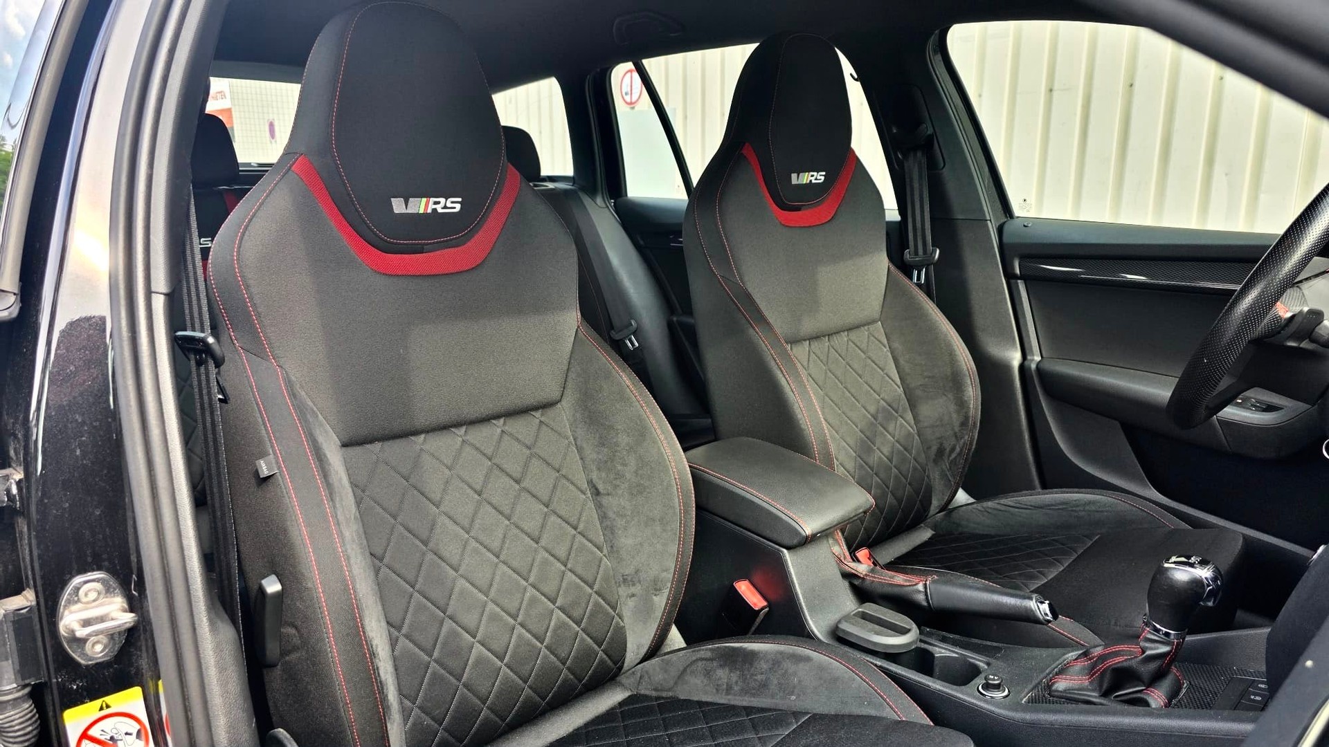 SKODA Octavia Combi 2.0 TDI RS 4x4 DSG-image-7