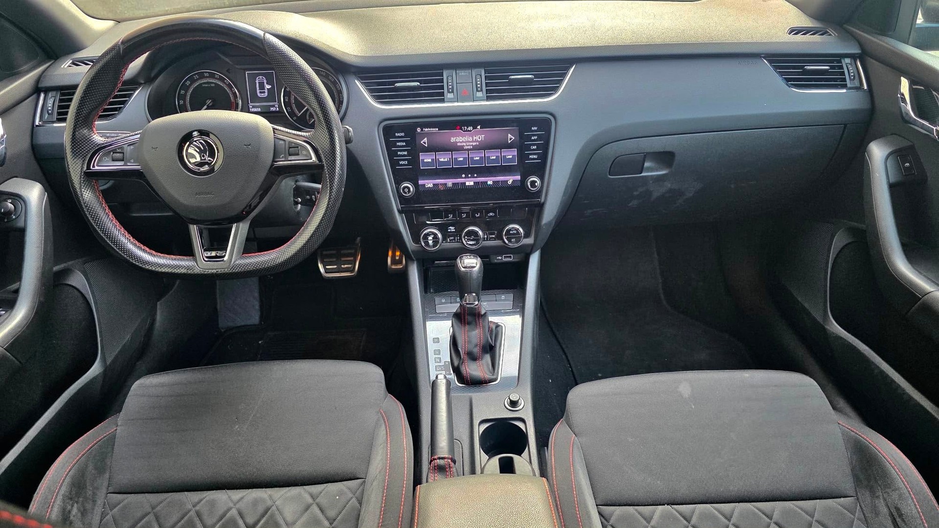 SKODA Octavia Combi 2.0 TDI RS 4x4 DSG-image-11
