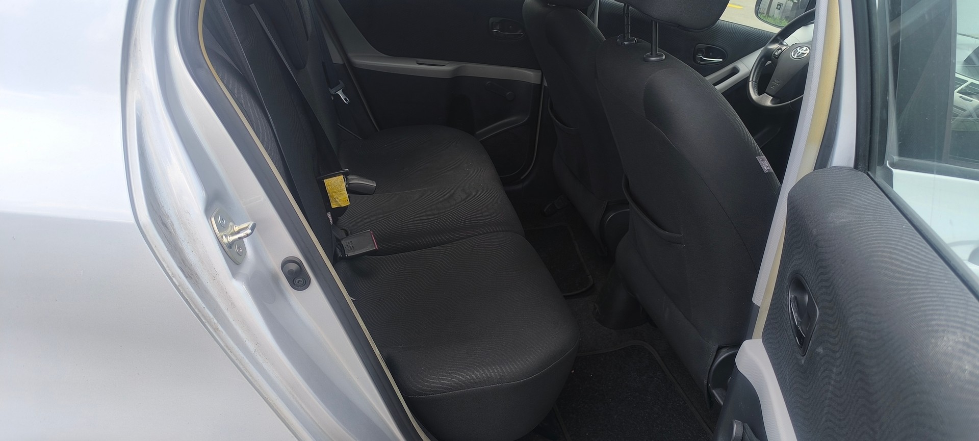 TOYOTA Yaris 1.33 Linea Luna-image-15
