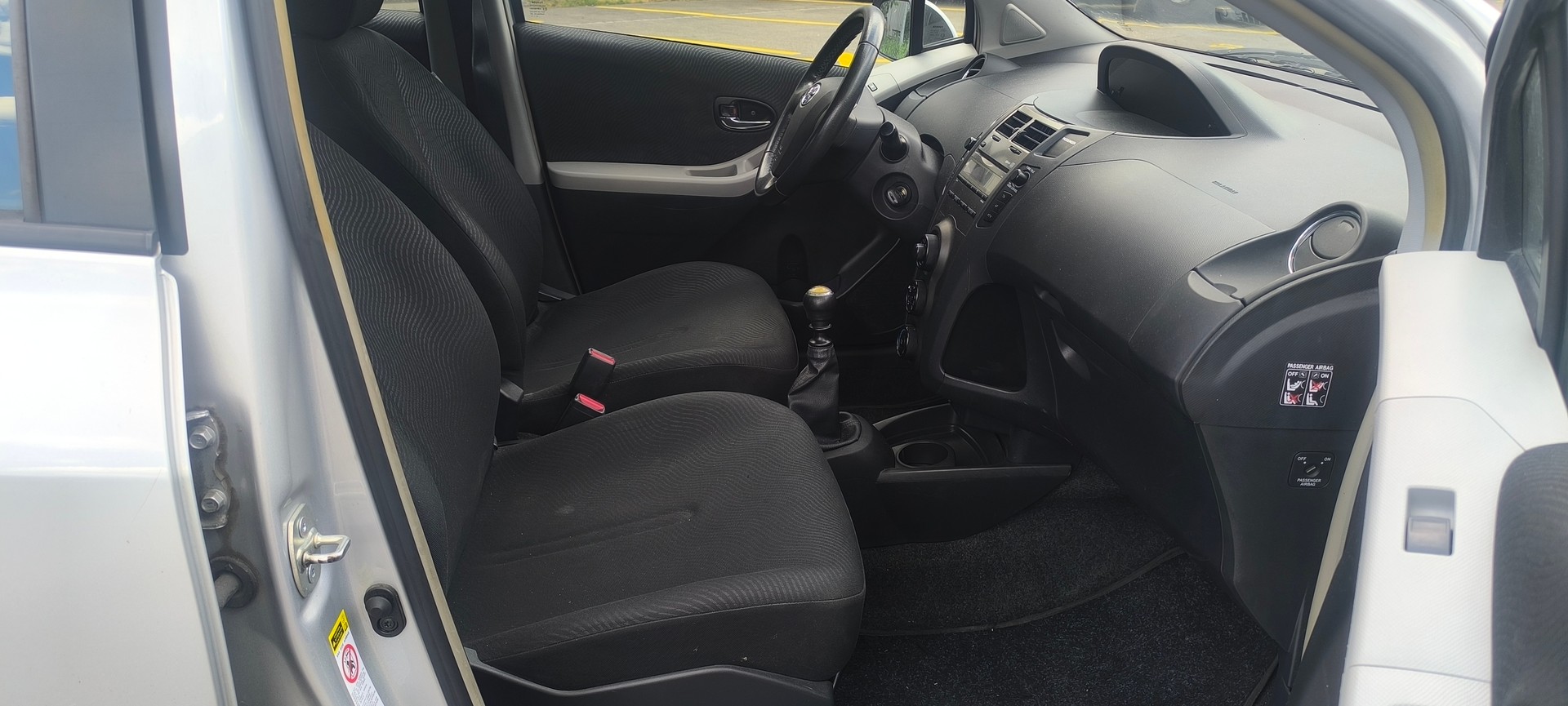 TOYOTA Yaris 1.33 Linea Luna-image-13