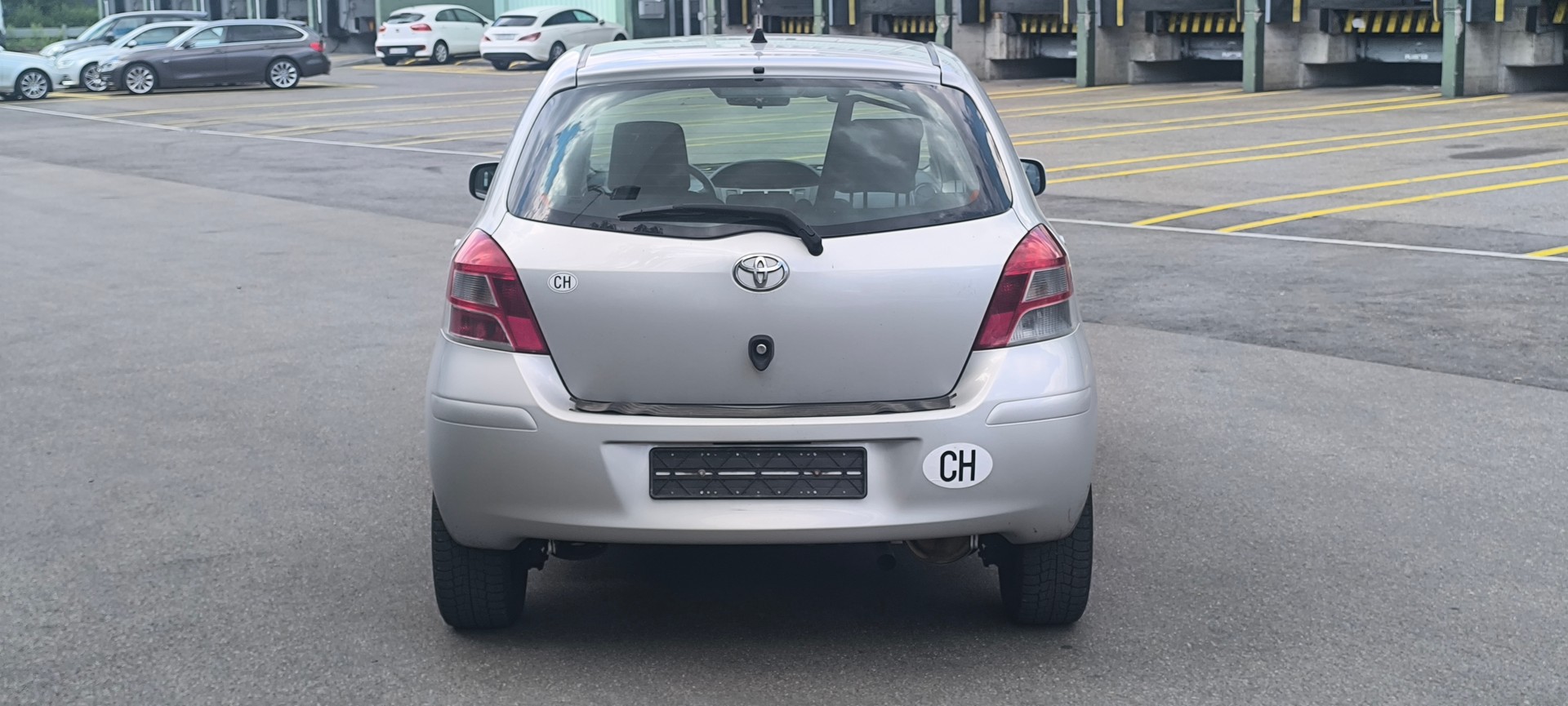 TOYOTA Yaris 1.33 Linea Luna-image-3