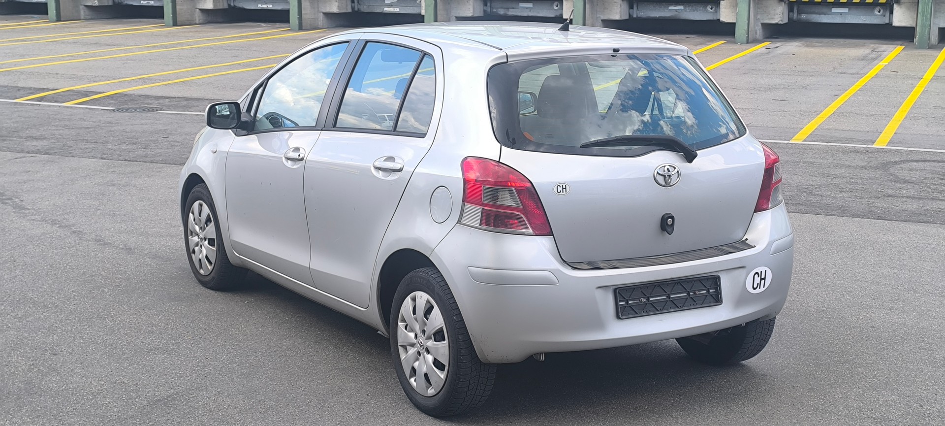 TOYOTA Yaris 1.33 Linea Luna-image-8