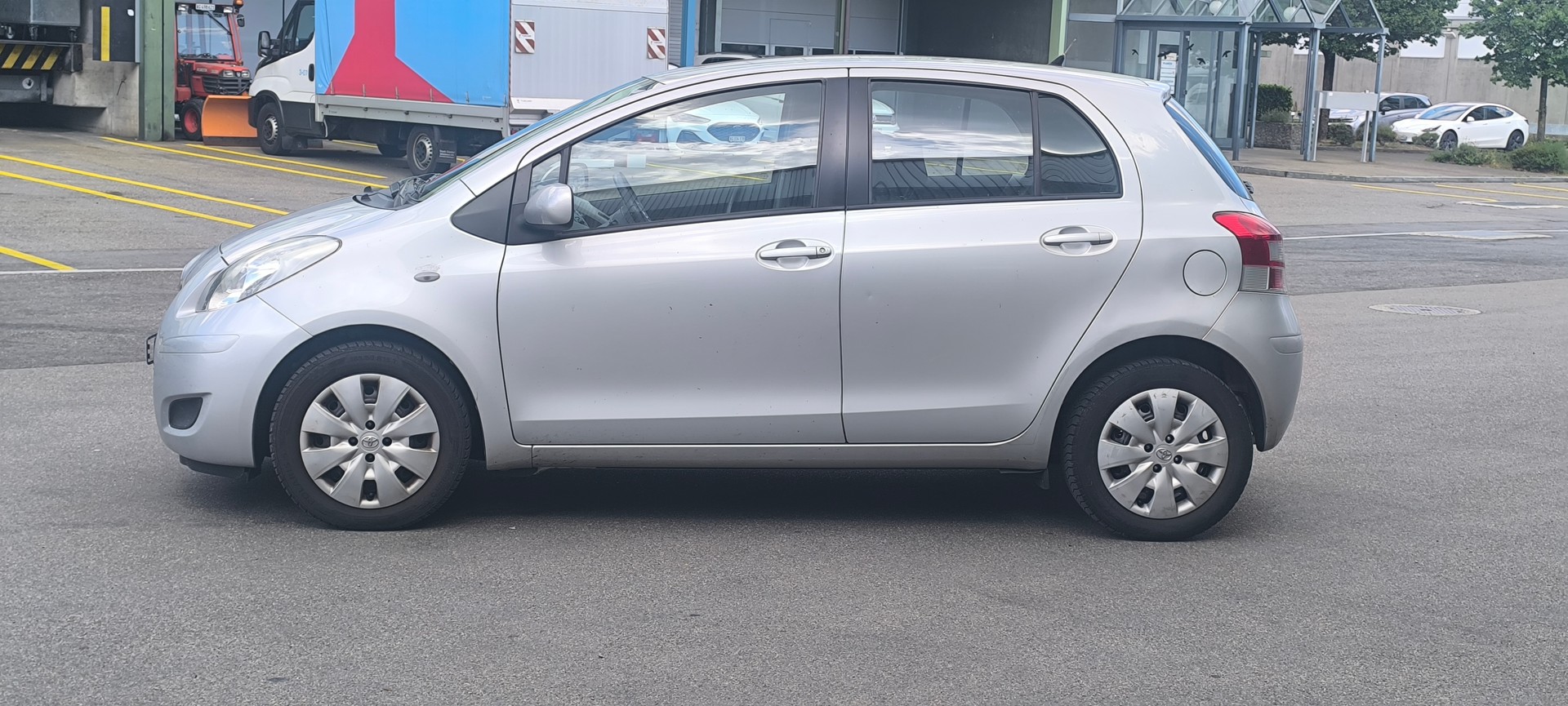 TOYOTA Yaris 1.33 Linea Luna-image-6