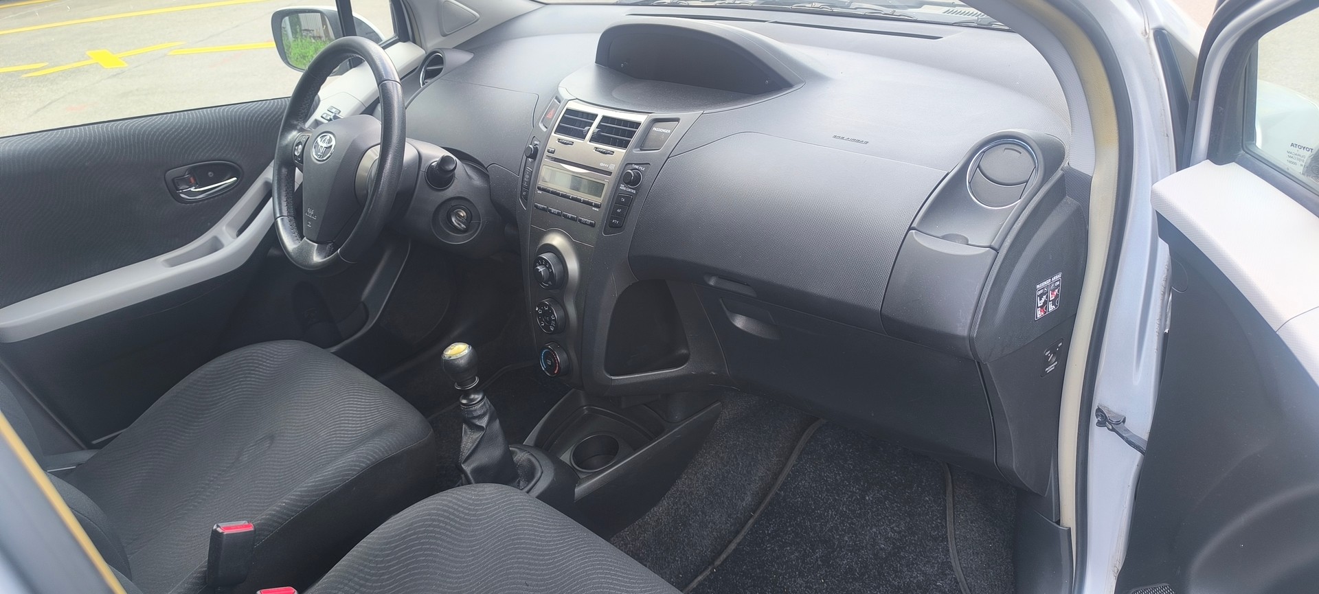 TOYOTA Yaris 1.33 Linea Luna-image-14