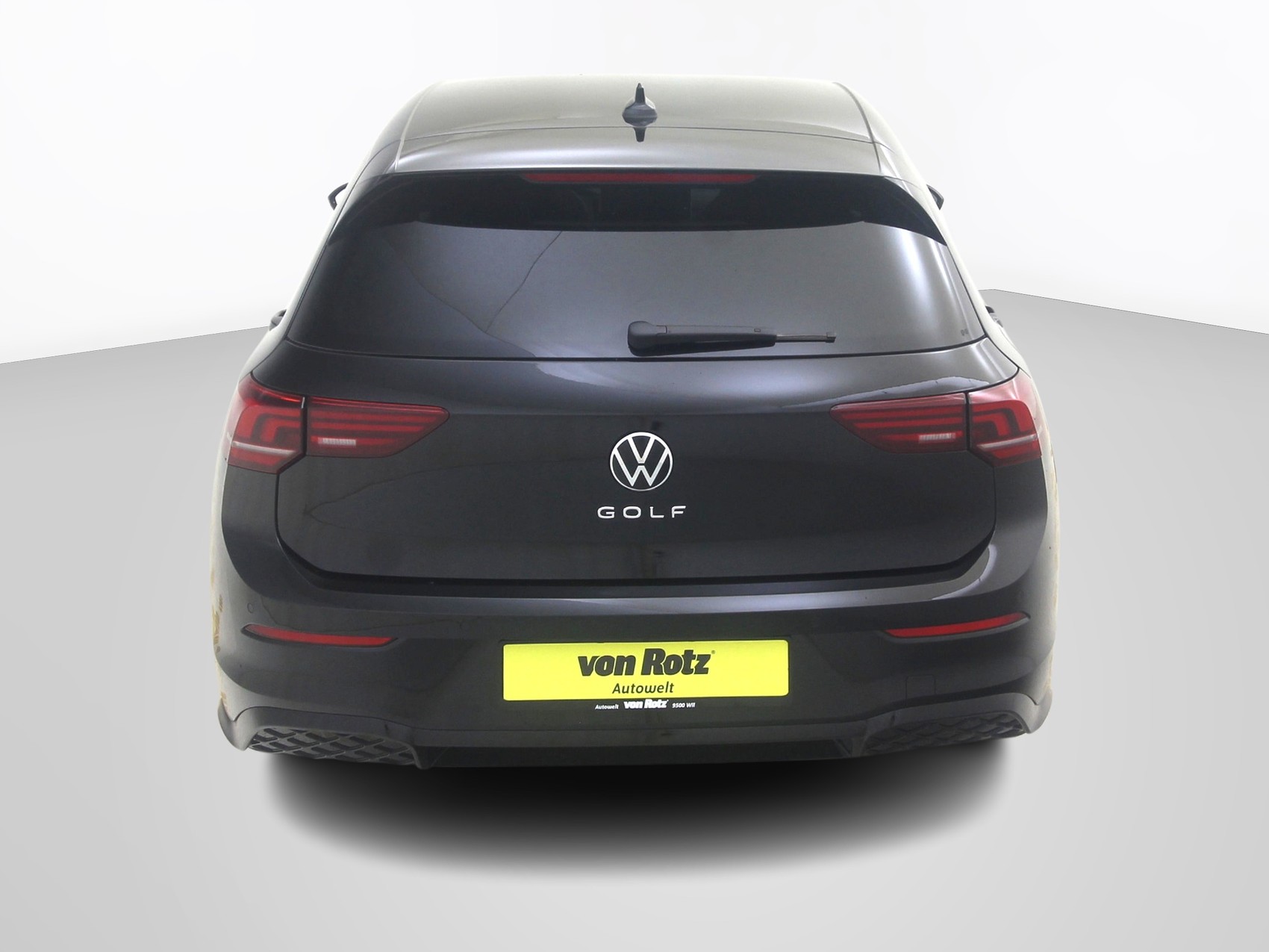 VW Golf VIII 1.5 eTSI R-Line DSG-image-2