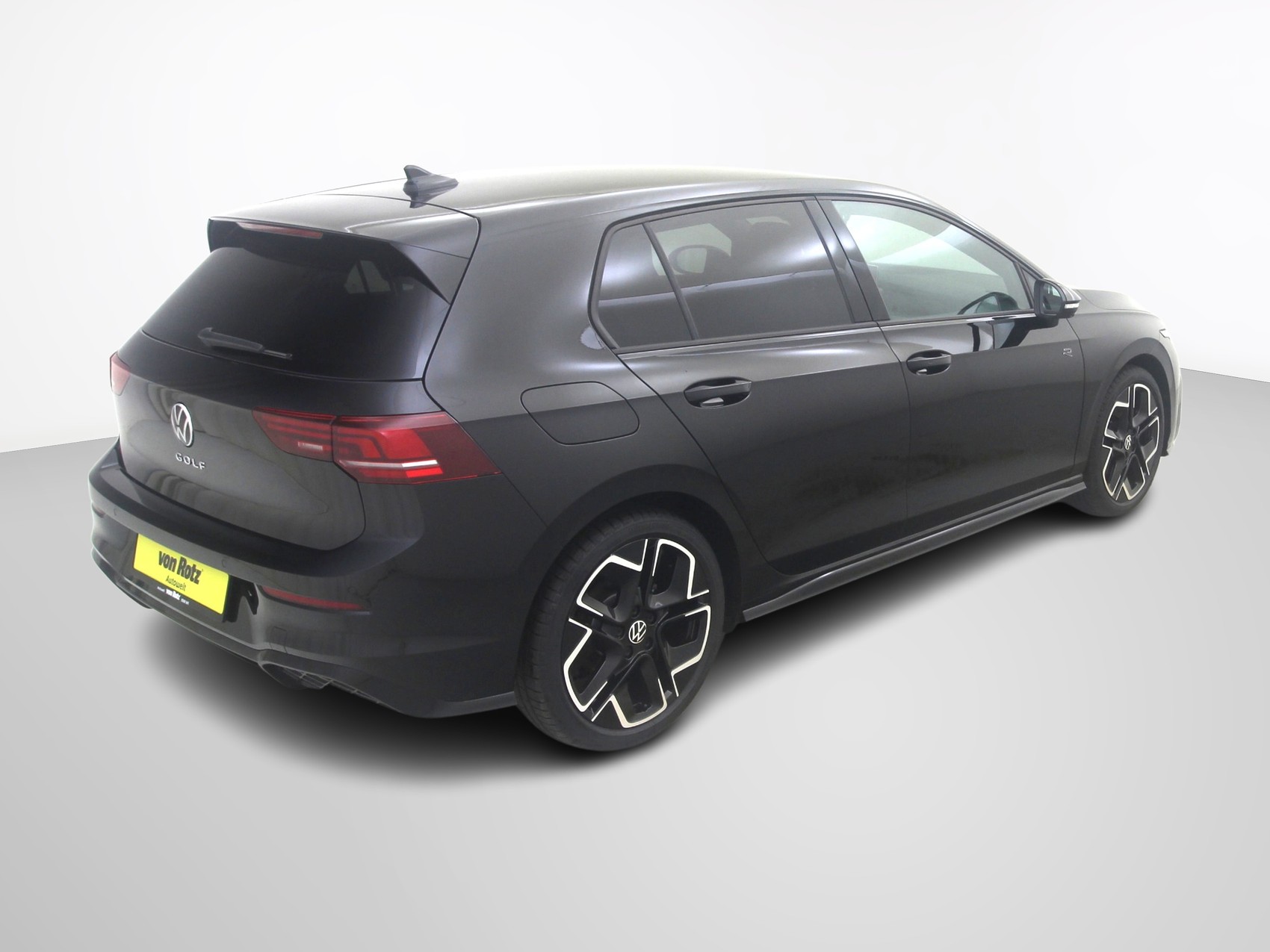 VW Golf VIII 1.5 eTSI R-Line DSG-image-4