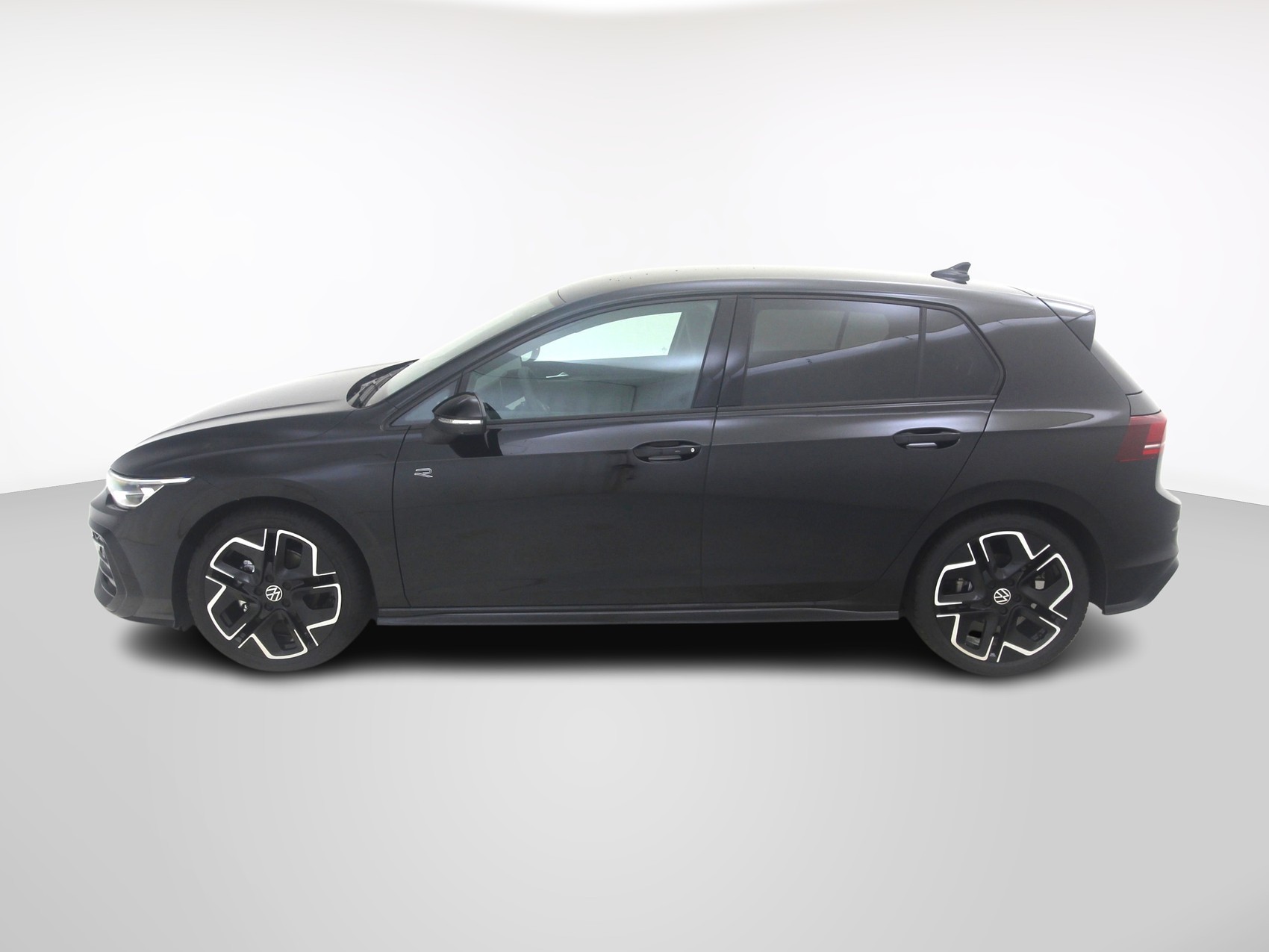 VW Golf VIII 1.5 eTSI R-Line DSG-image-1