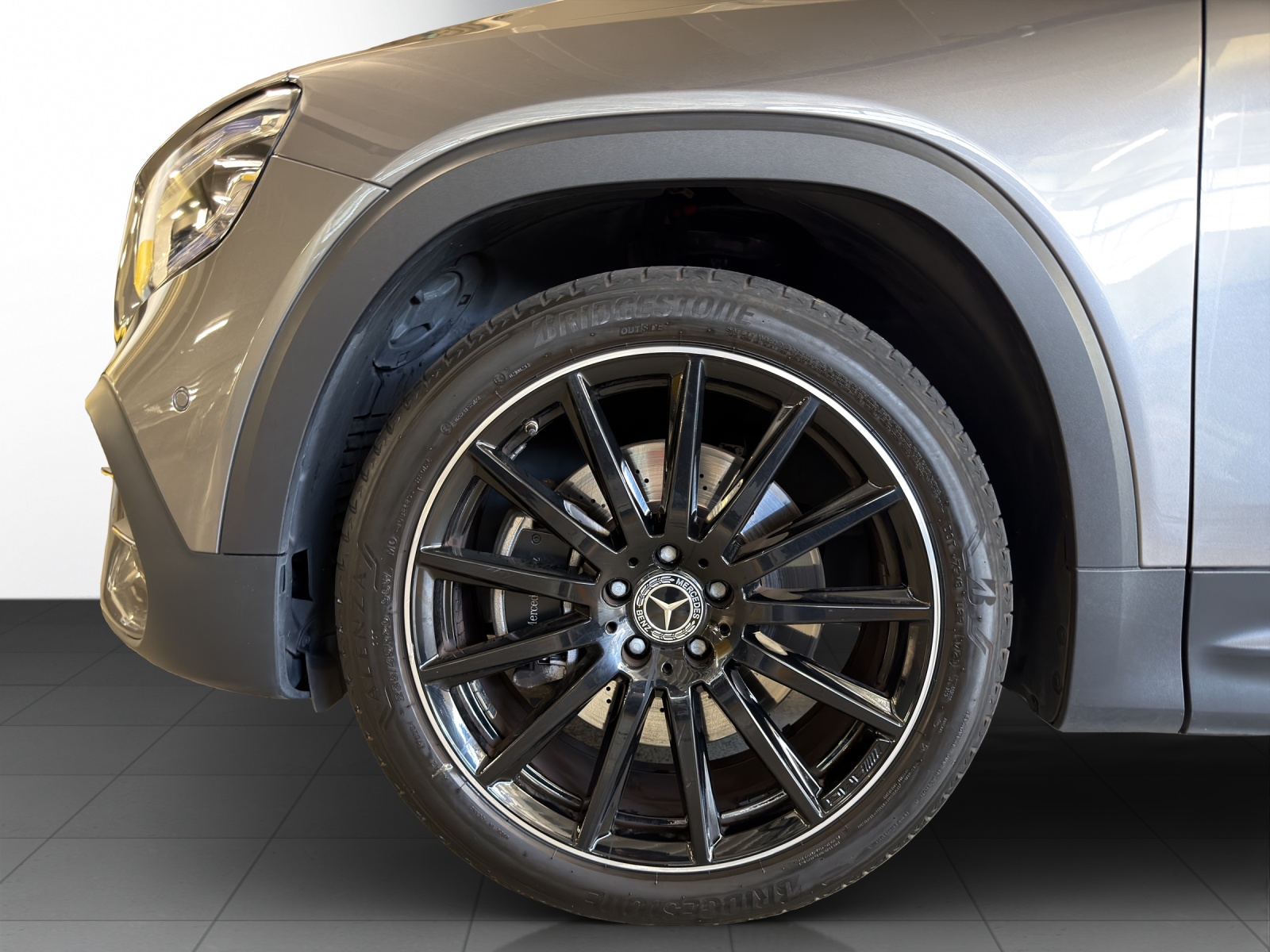 MERCEDES-BENZ GLB 250 4Matic AMG Line 8G-Tronic-image-6