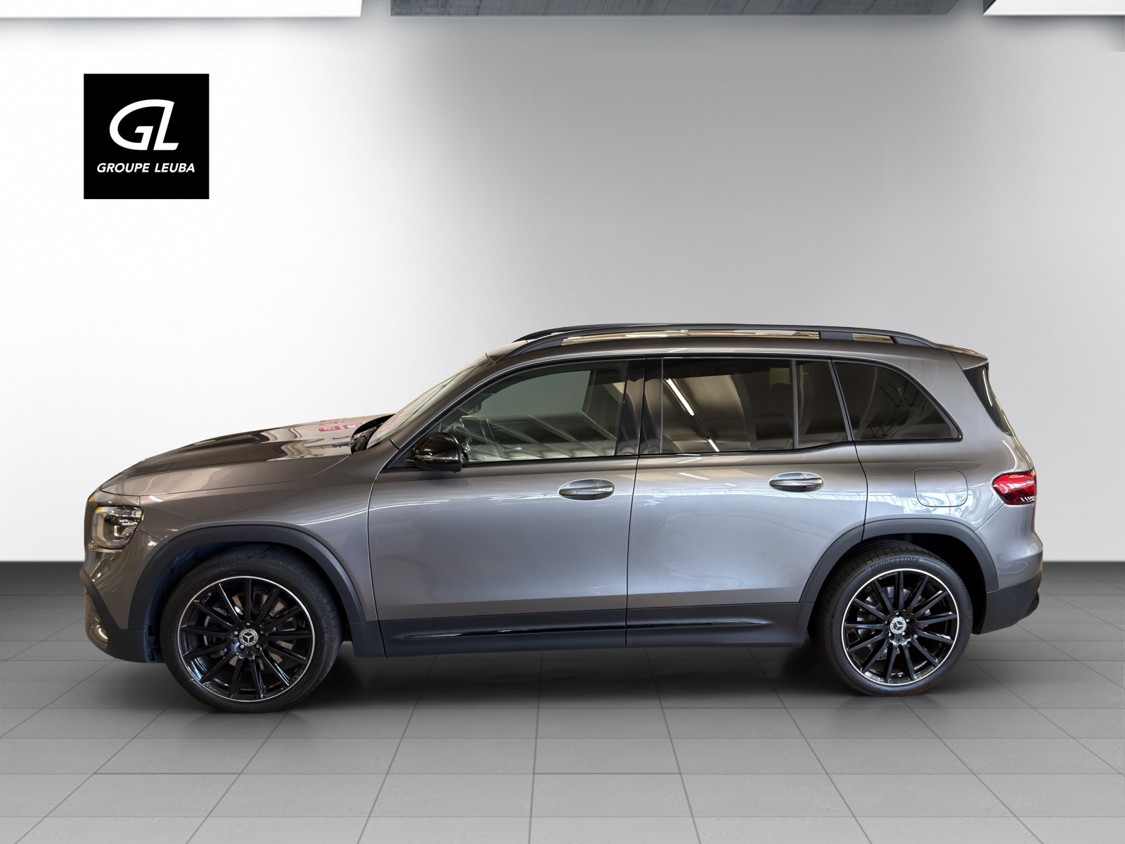 MERCEDES-BENZ GLB 250 4Matic AMG Line 8G-Tronic-image-2