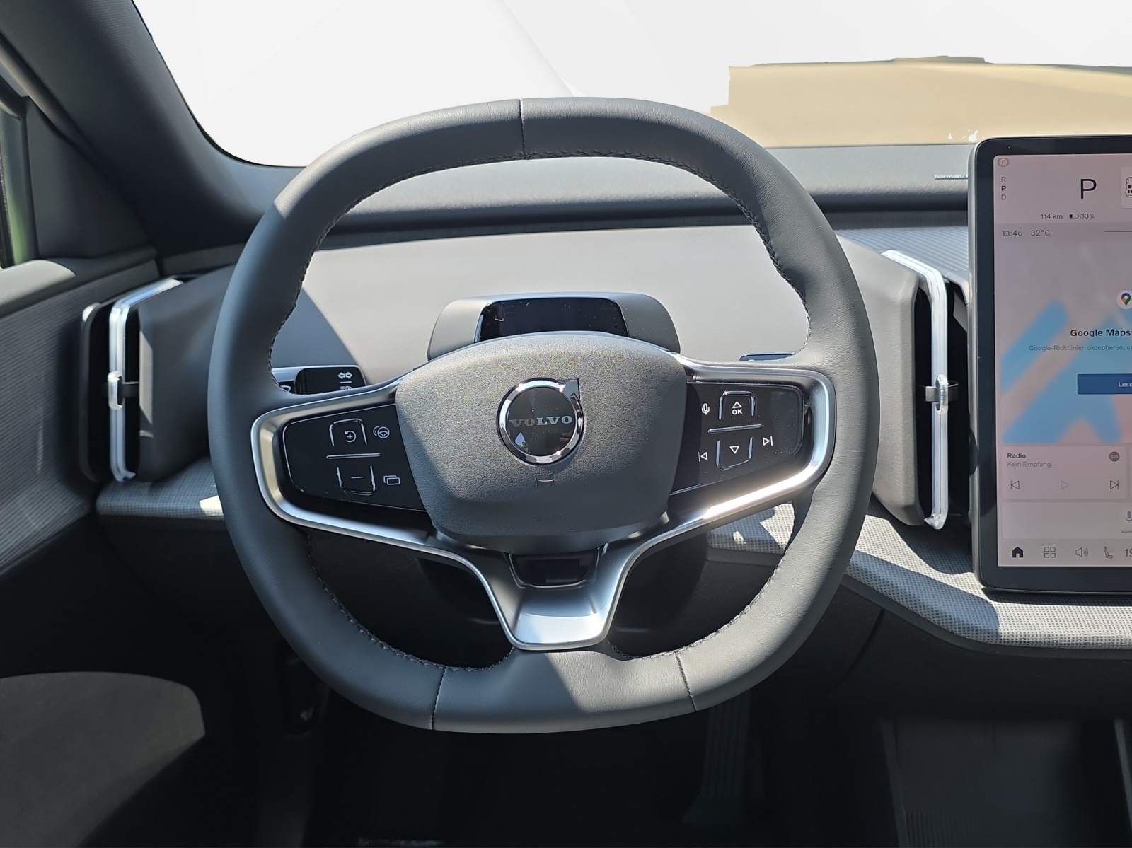 VOLVO EX 30 P8 Ultra AWD-image-11