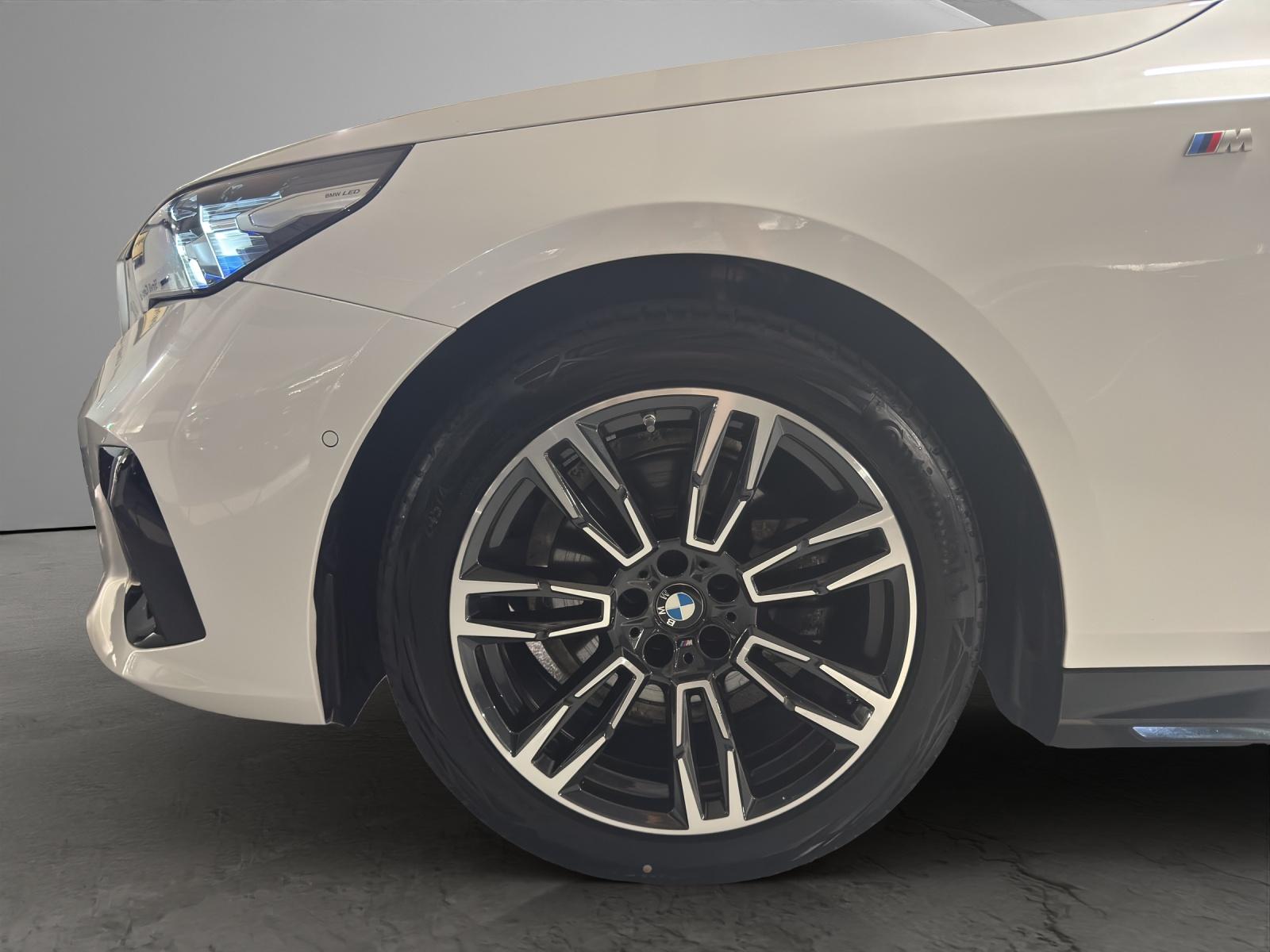 BMW 520d xDrive Touring-image-8