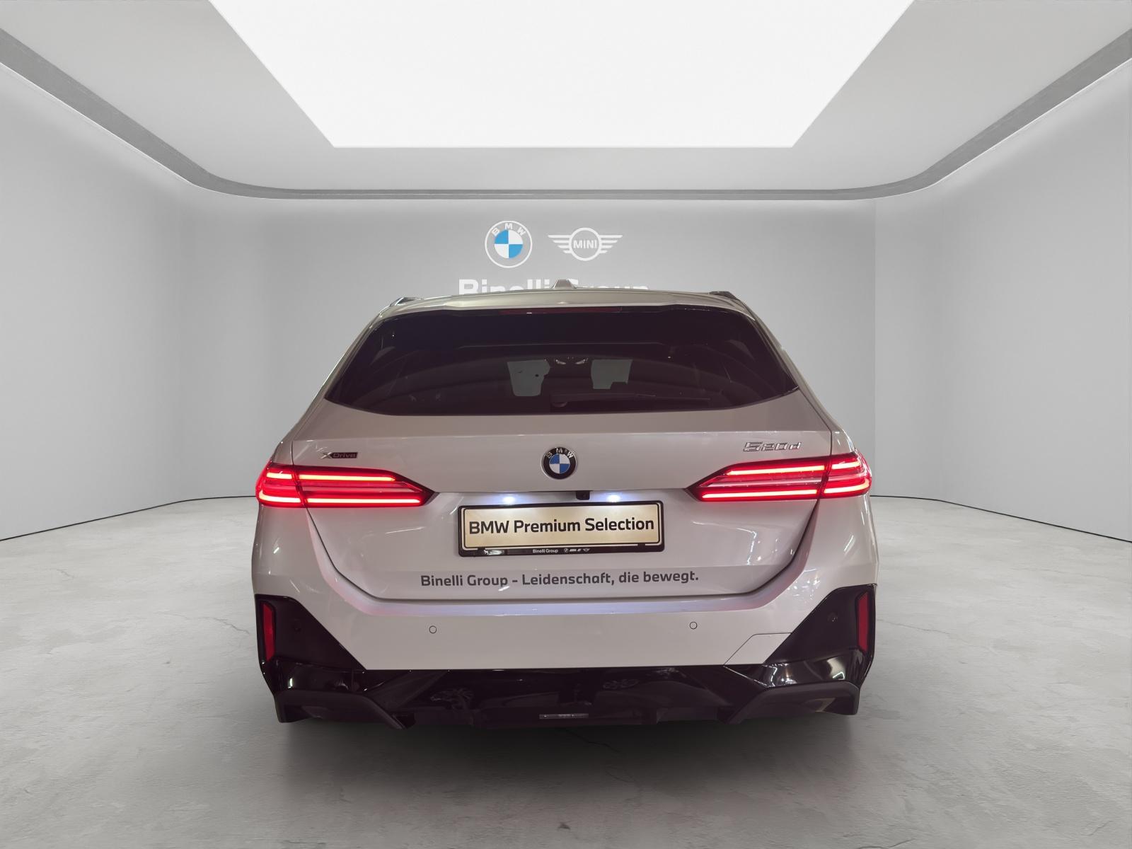 BMW 520d xDrive Touring-image-3