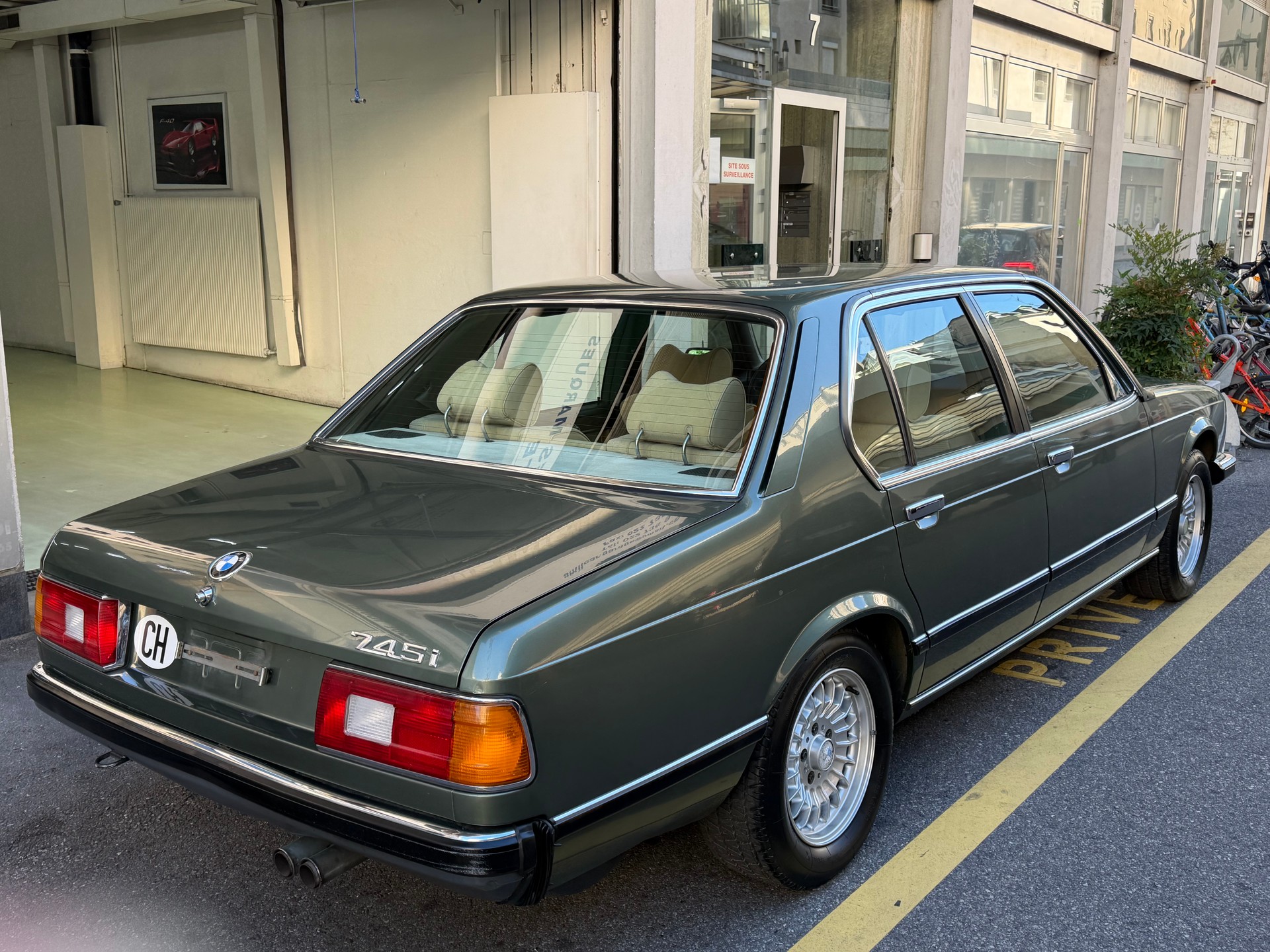 BMW 745I TURBO-image-1