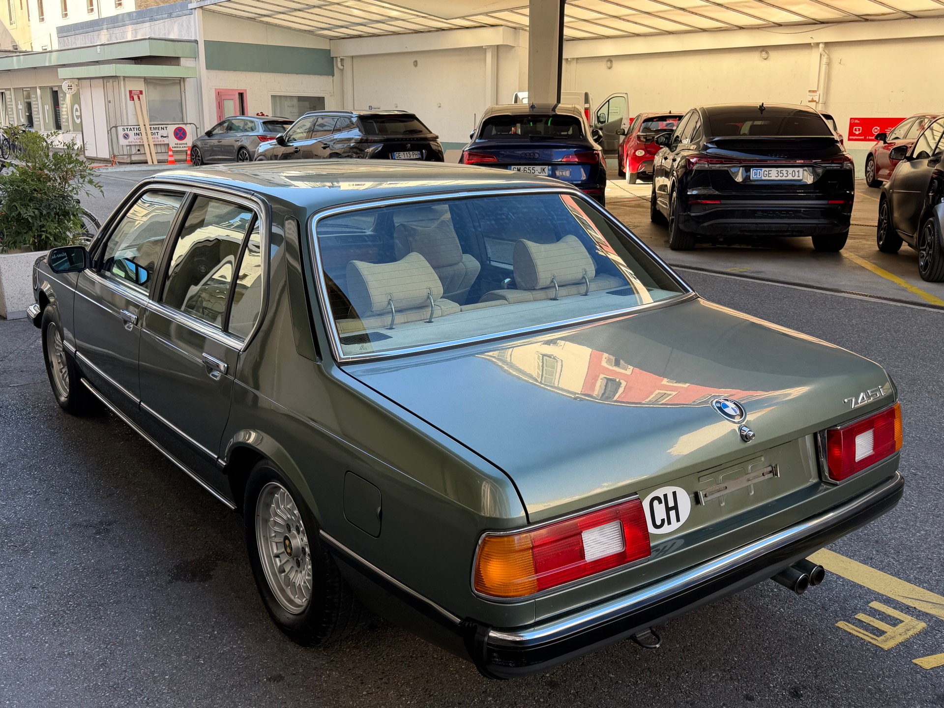 BMW 745I TURBO-image-2