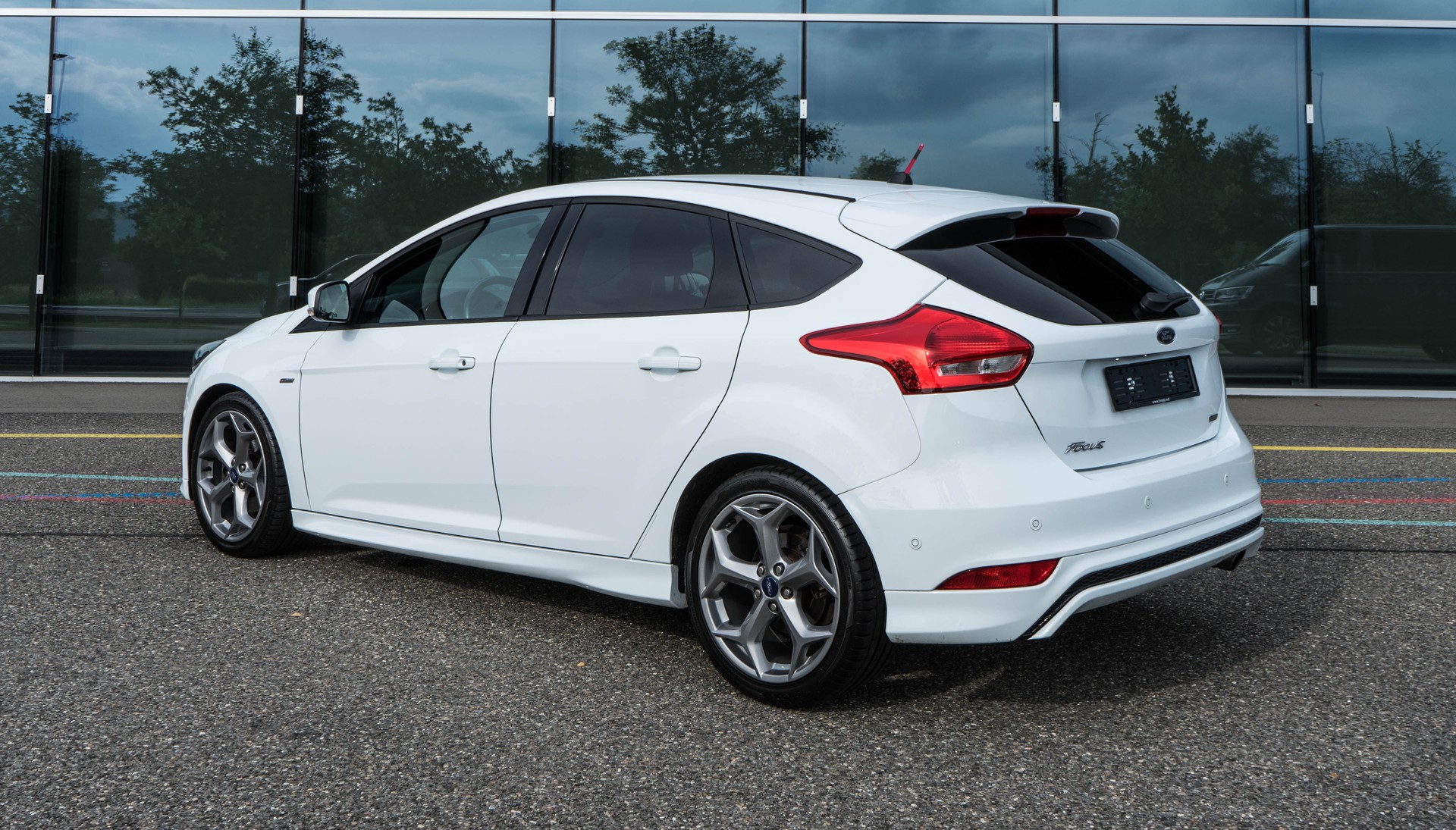 FORD Focus 1.5 SCTi ST Line Automatic-image-4