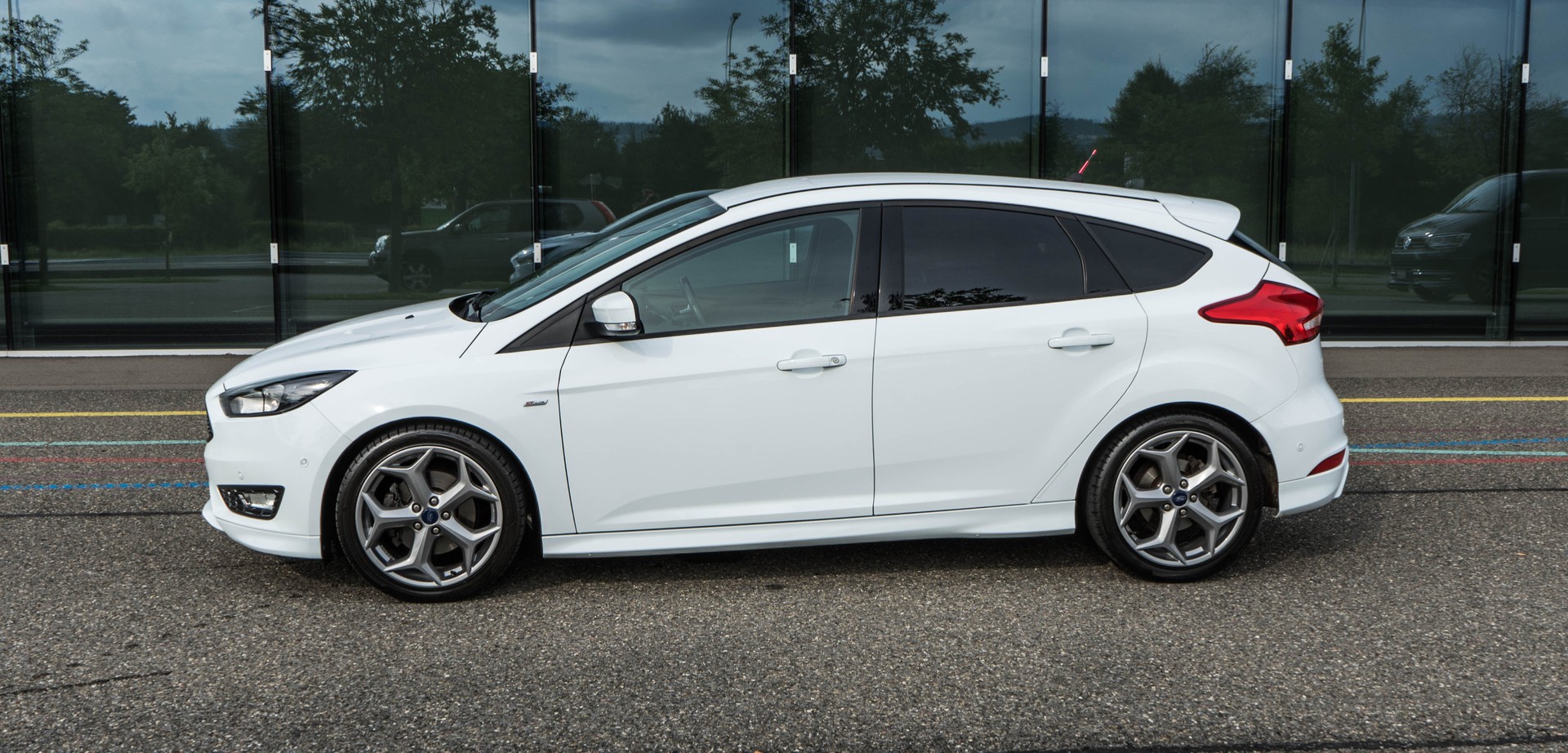 FORD Focus 1.5 SCTi ST Line Automatic-image-3