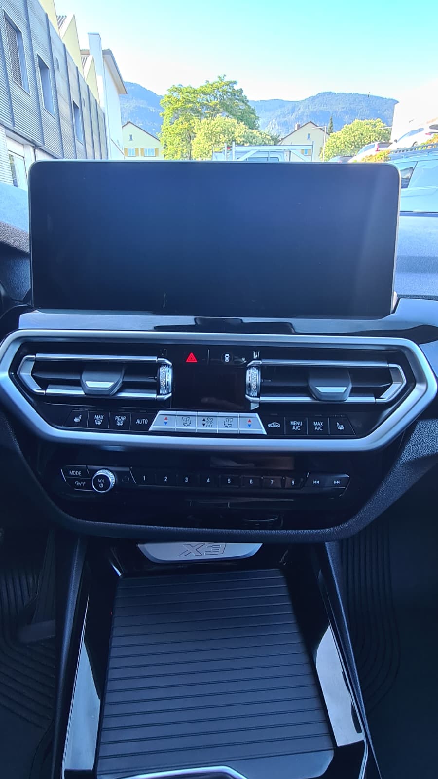 BMW X3 xDrive 48V 30d ** Voll-Leder ** Gr-Navi ** RF-Kamera 360° ** Abstandsregelsysteme ** Anh-Kupplung ** Panorama-Glasdach **-image-16