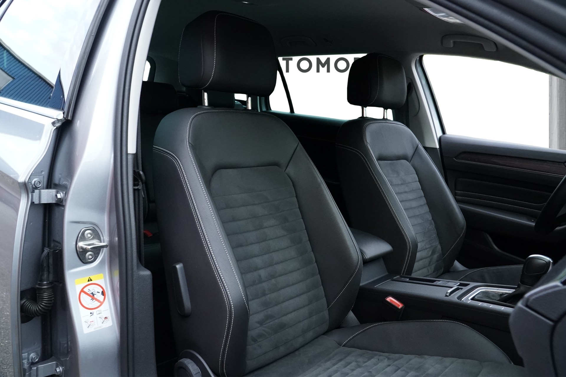 VW Passat 2.0 TDI BMT Elegance DSG *CH Fahrzeug*-image-14
