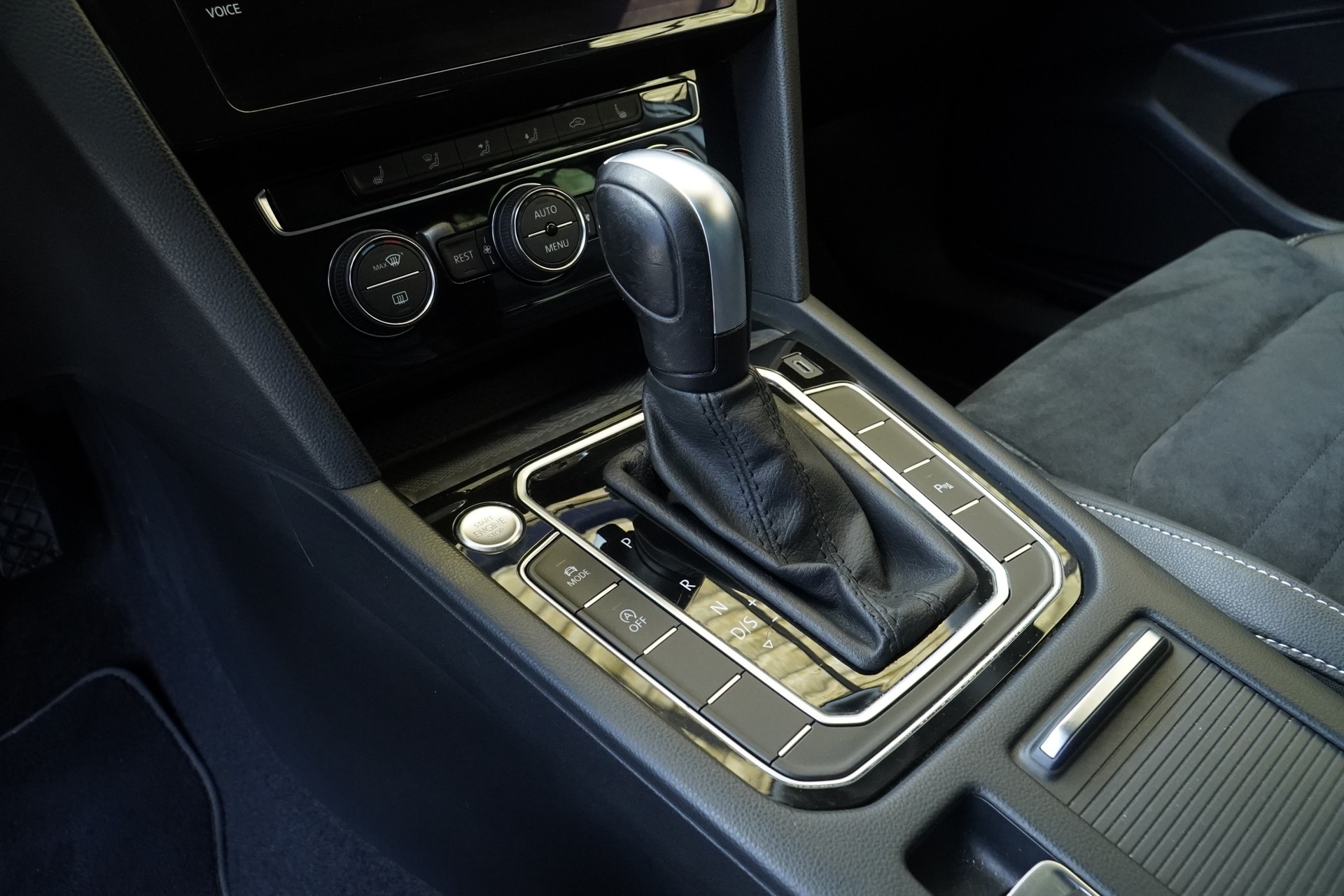 VW Passat 2.0 TDI BMT Elegance DSG *CH Fahrzeug*-image-9