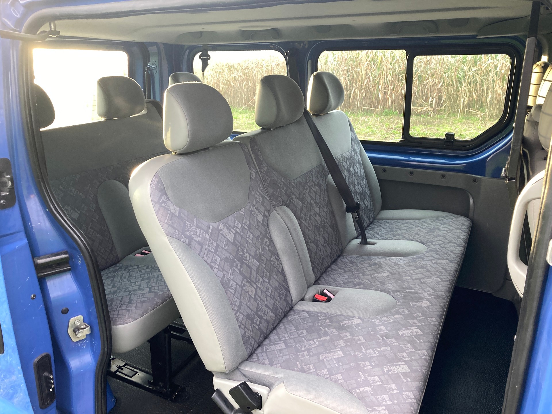 OPEL Vivaro 2.5 CDTI 2.7t L1H1 9 Sitzer-image-6