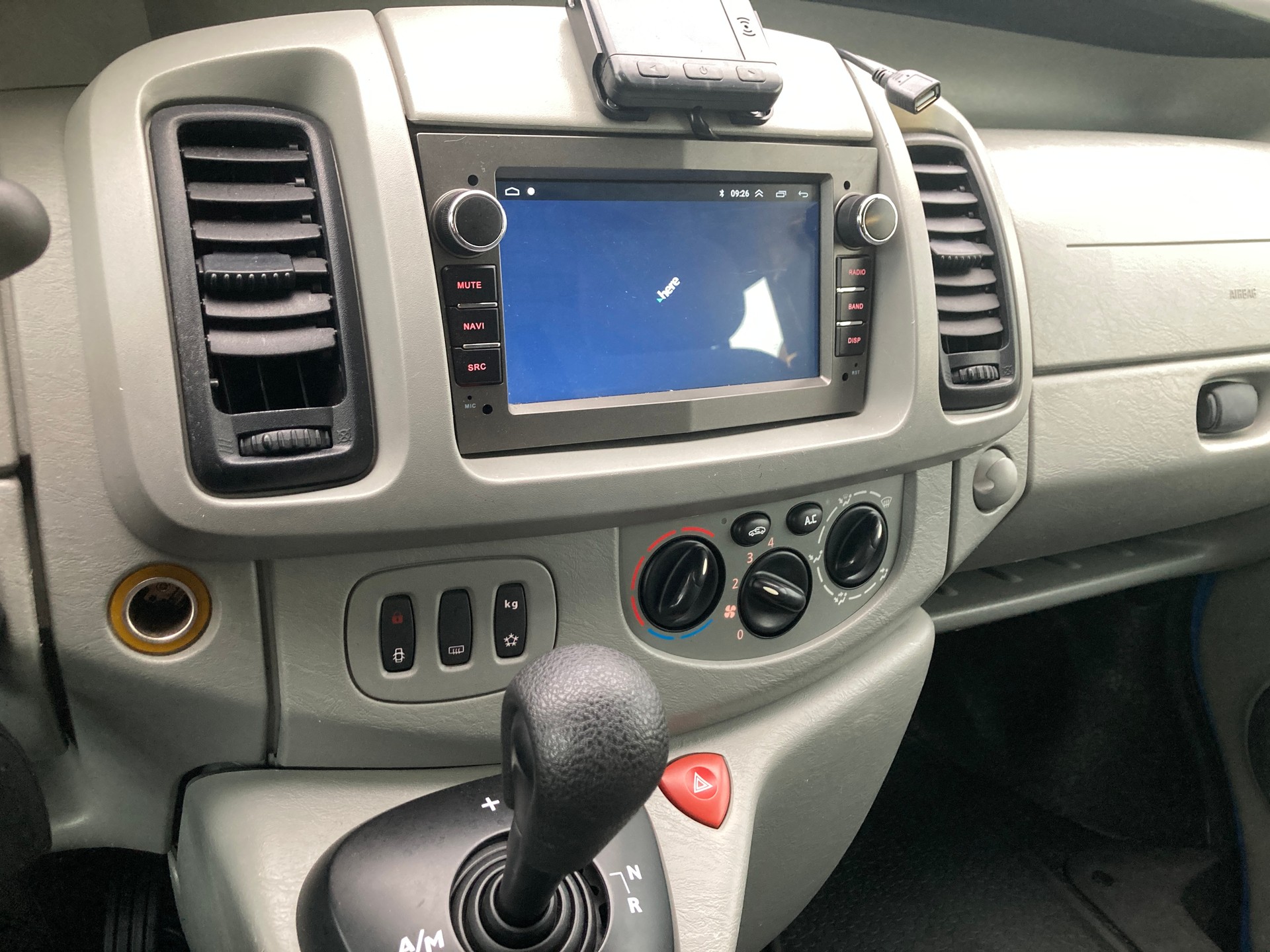 OPEL Vivaro 2.5 CDTI 2.7t L1H1 9 Sitzer-image-12