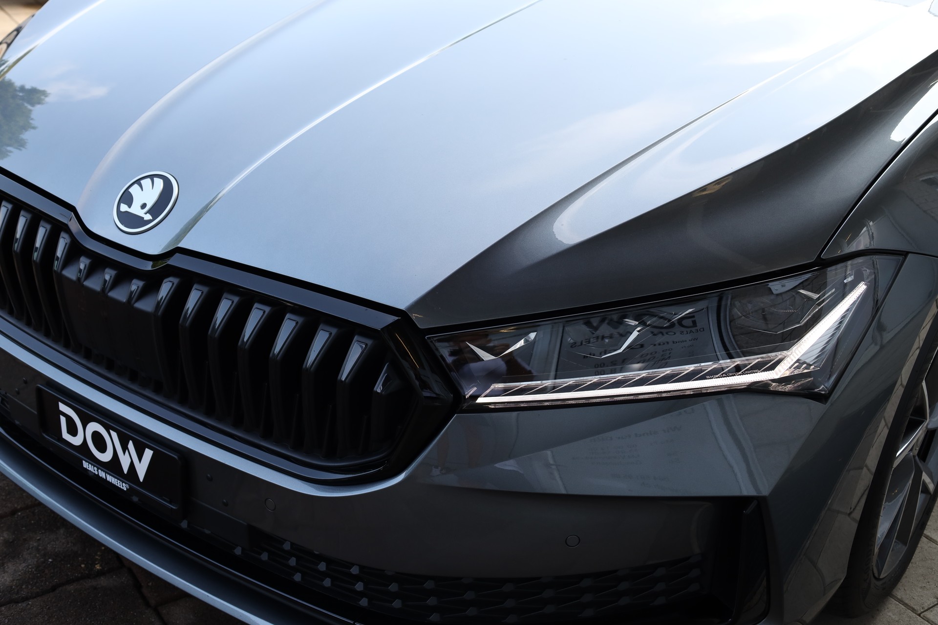 SKODA Superb Combi 2.0 TDi Sportline 4x4 DSG-image-23