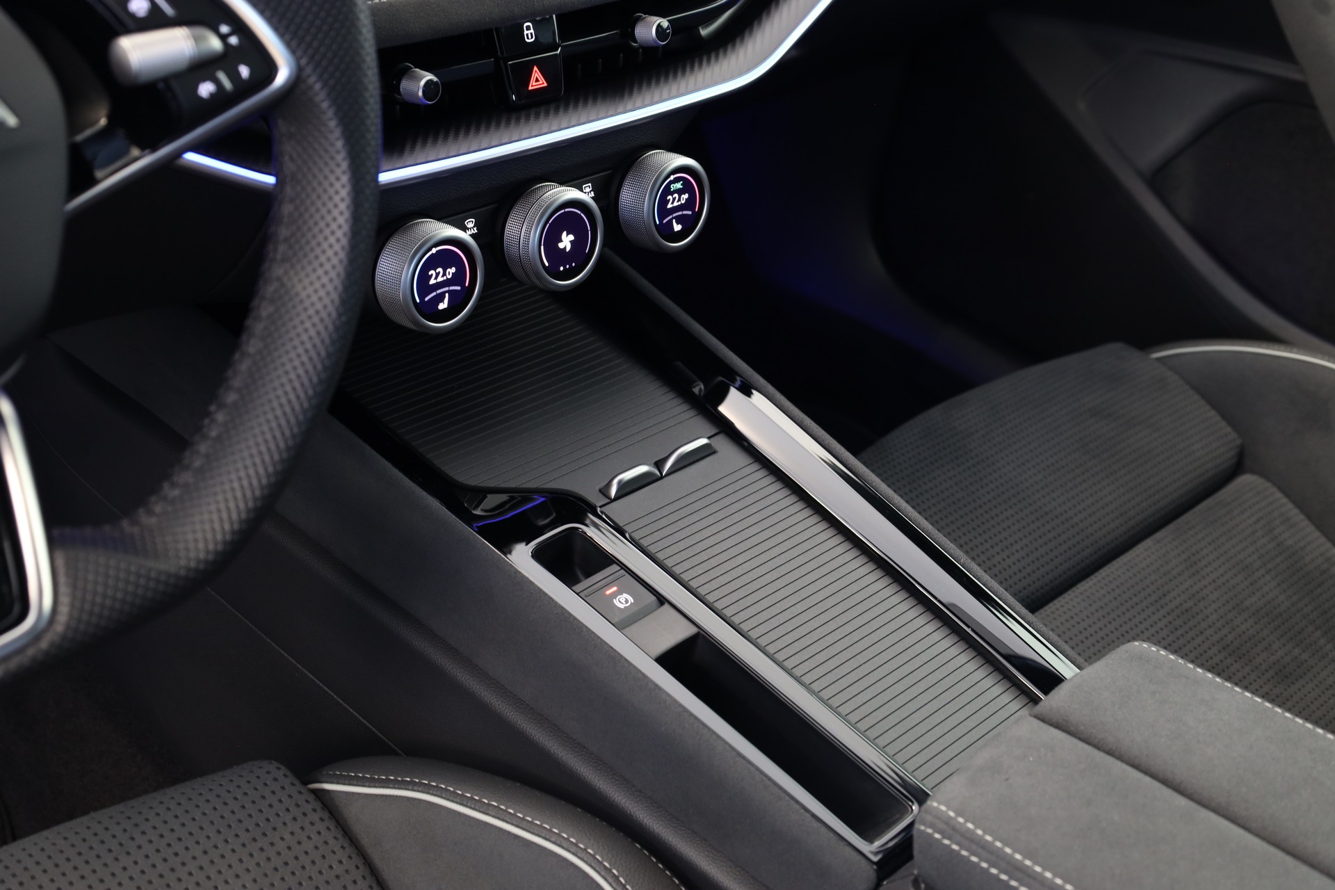 SKODA Superb Combi 2.0 TDi Sportline 4x4 DSG-image-20