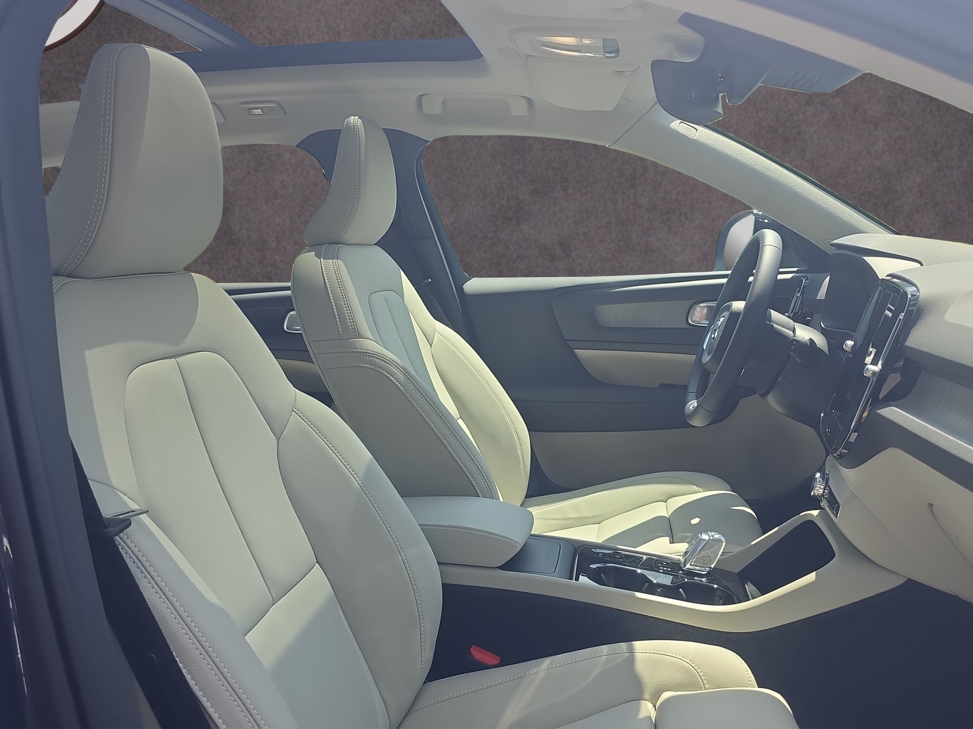 VOLVO XC40 2.0 B4 MH Ultra Dark-image-15