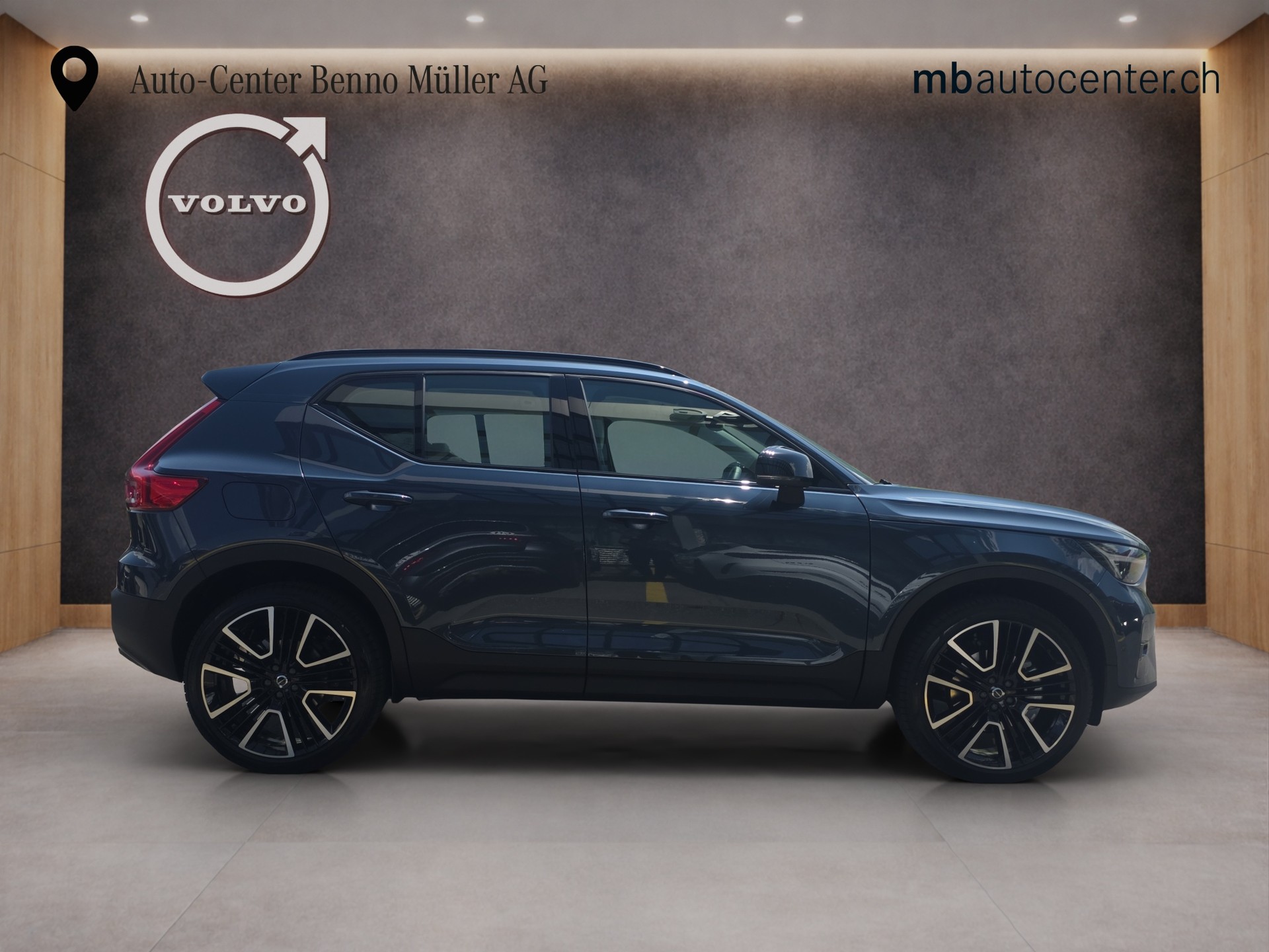 VOLVO XC40 2.0 B4 MH Ultra Dark-image-5