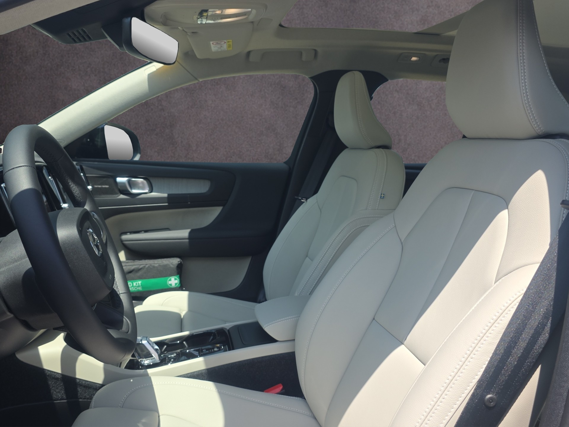 VOLVO XC40 2.0 B4 MH Ultra Dark-image-10