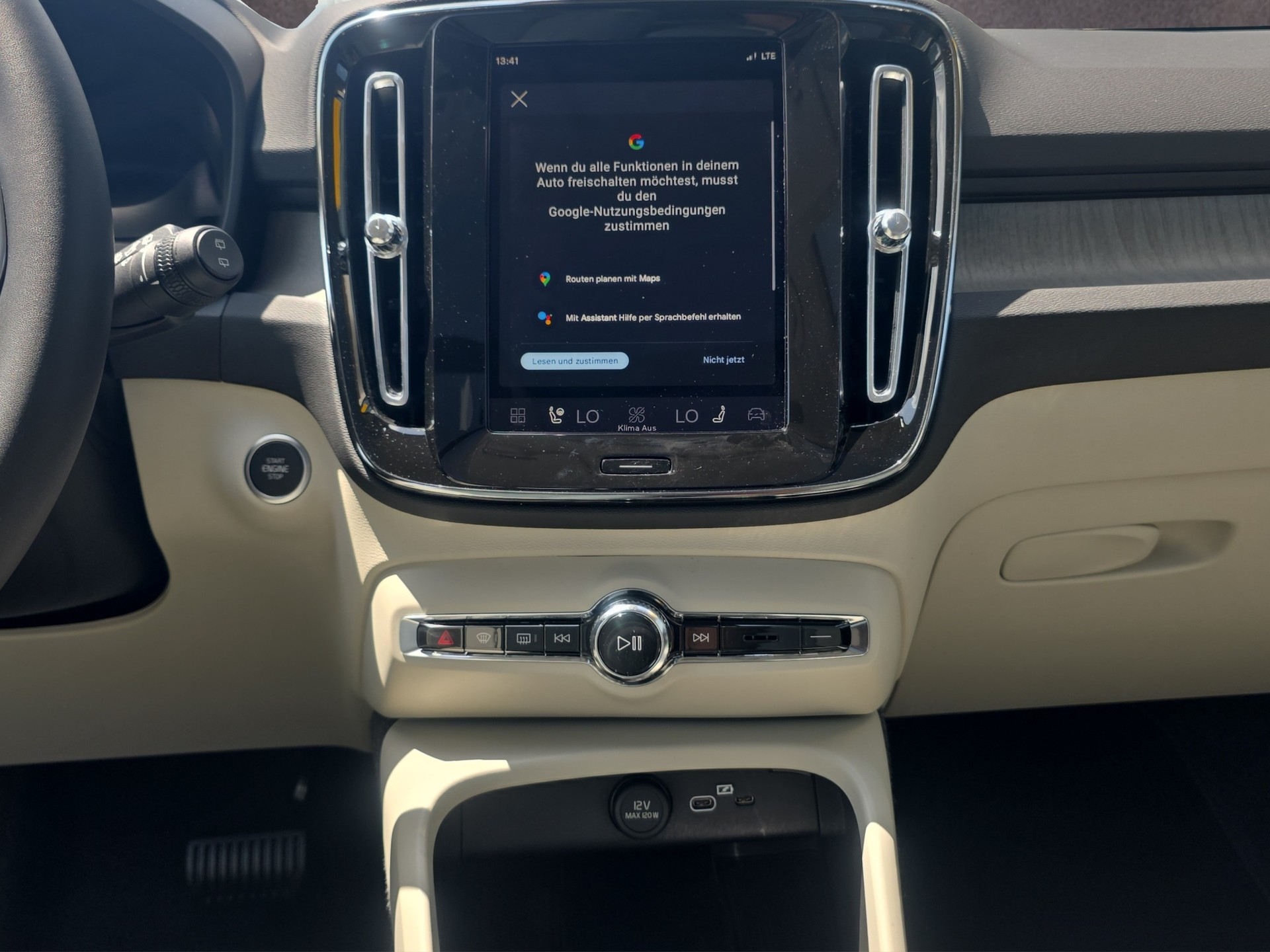 VOLVO XC40 2.0 B4 MH Ultra Dark-image-14