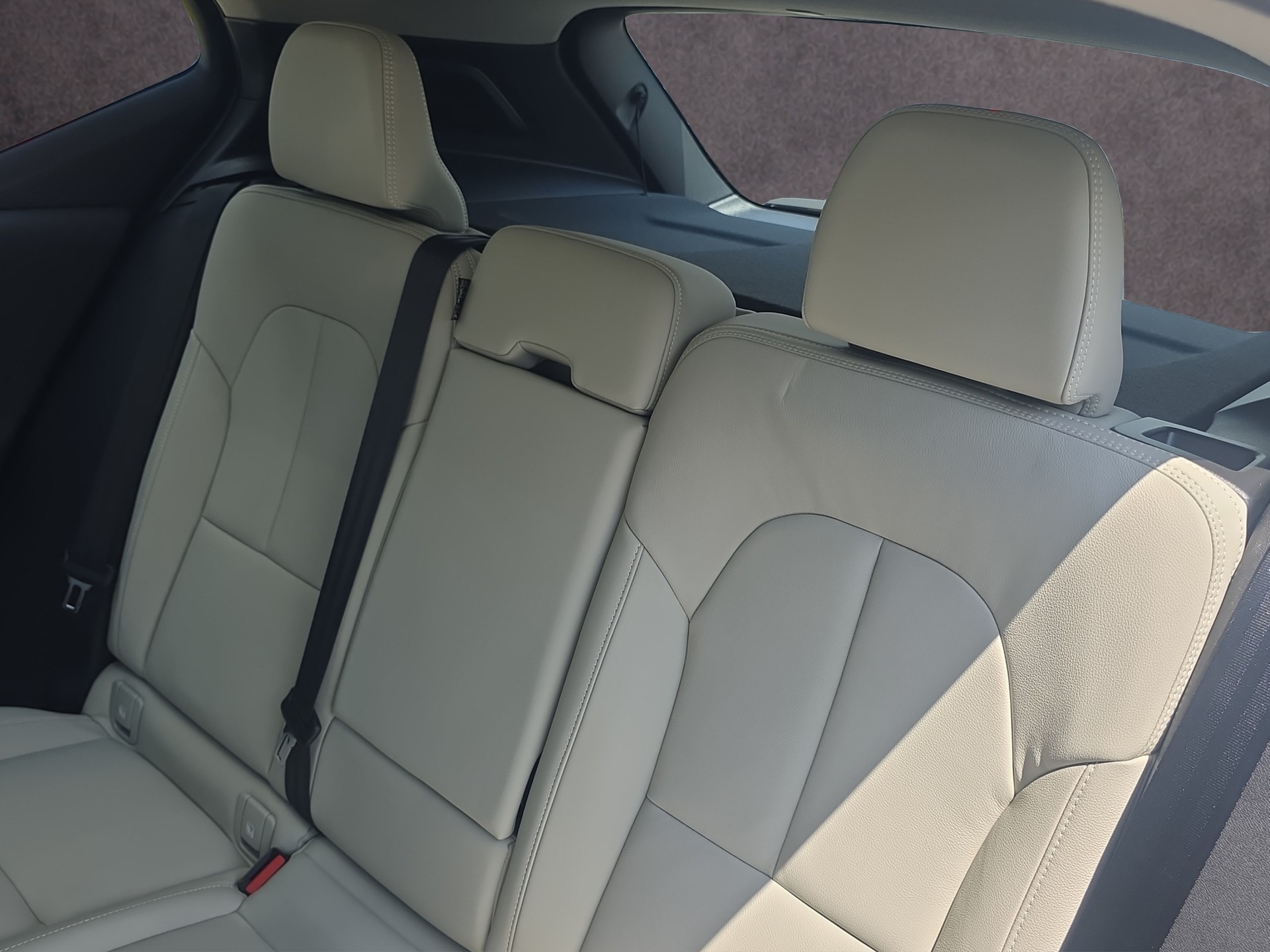 VOLVO XC40 2.0 B4 MH Ultra Dark-image-17