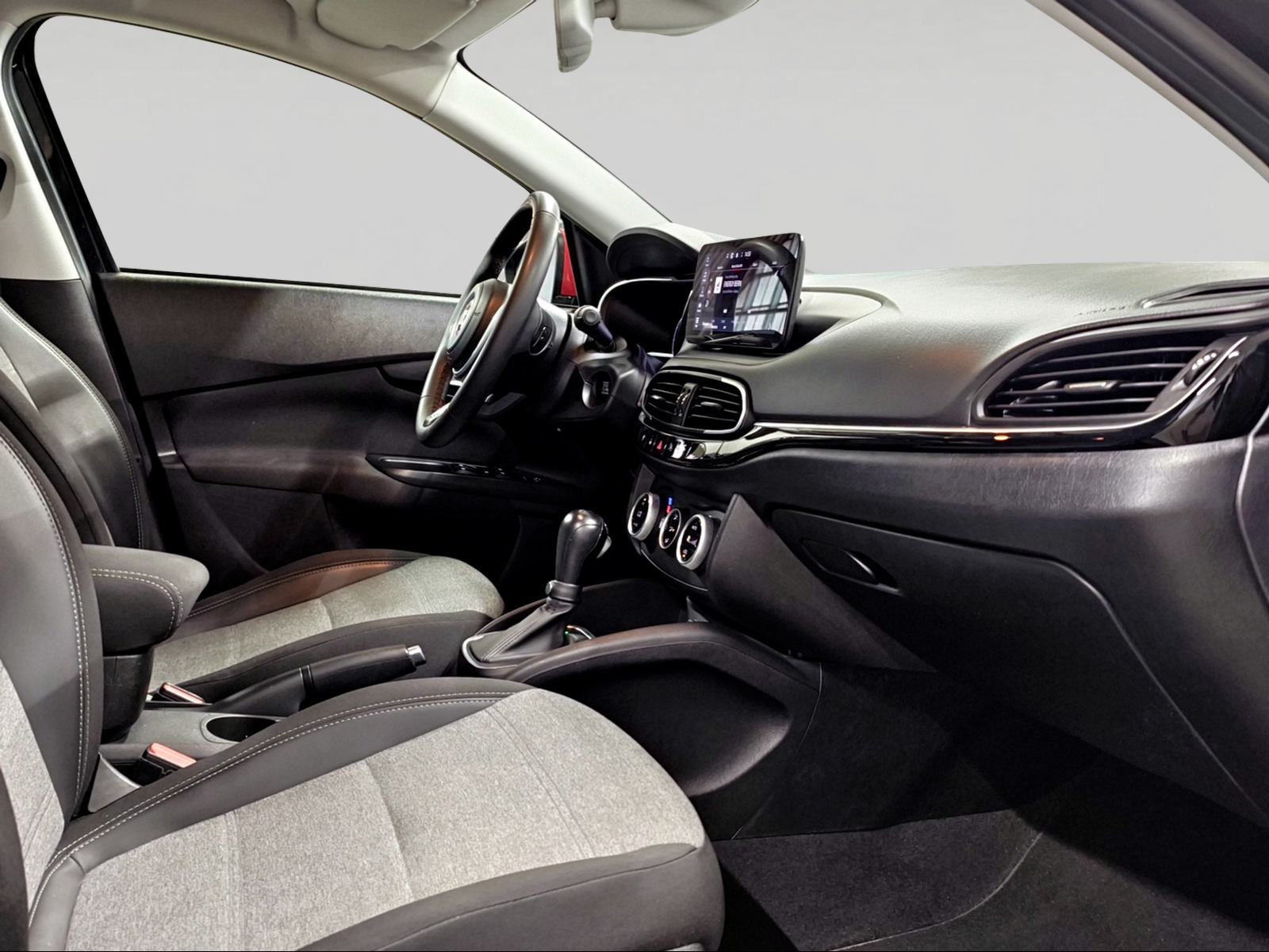 FIAT Tipo Hybrid 1.5 Cross-image-6