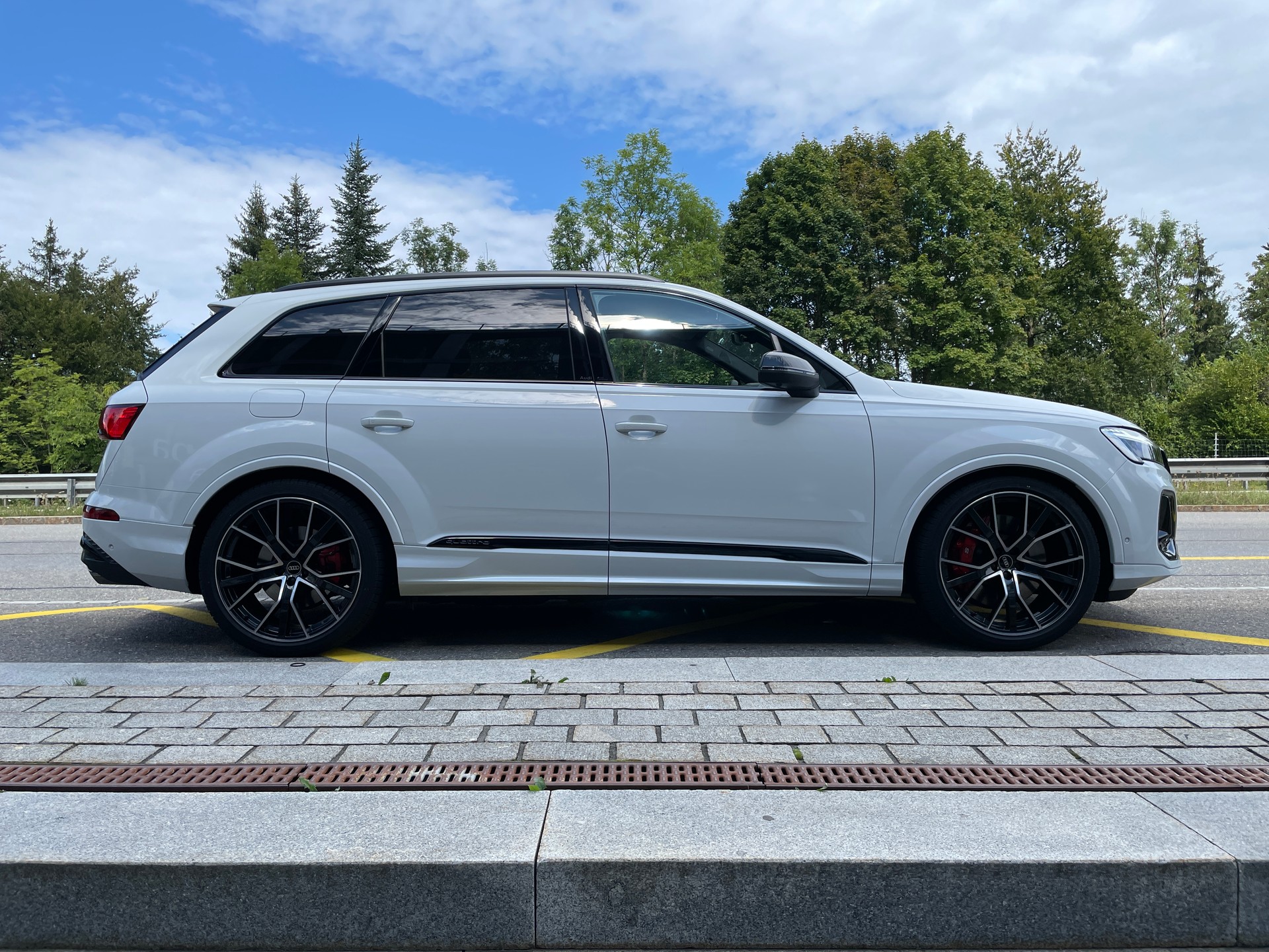 AUDI SQ7 TFSI quattro tiptronic-image-4
