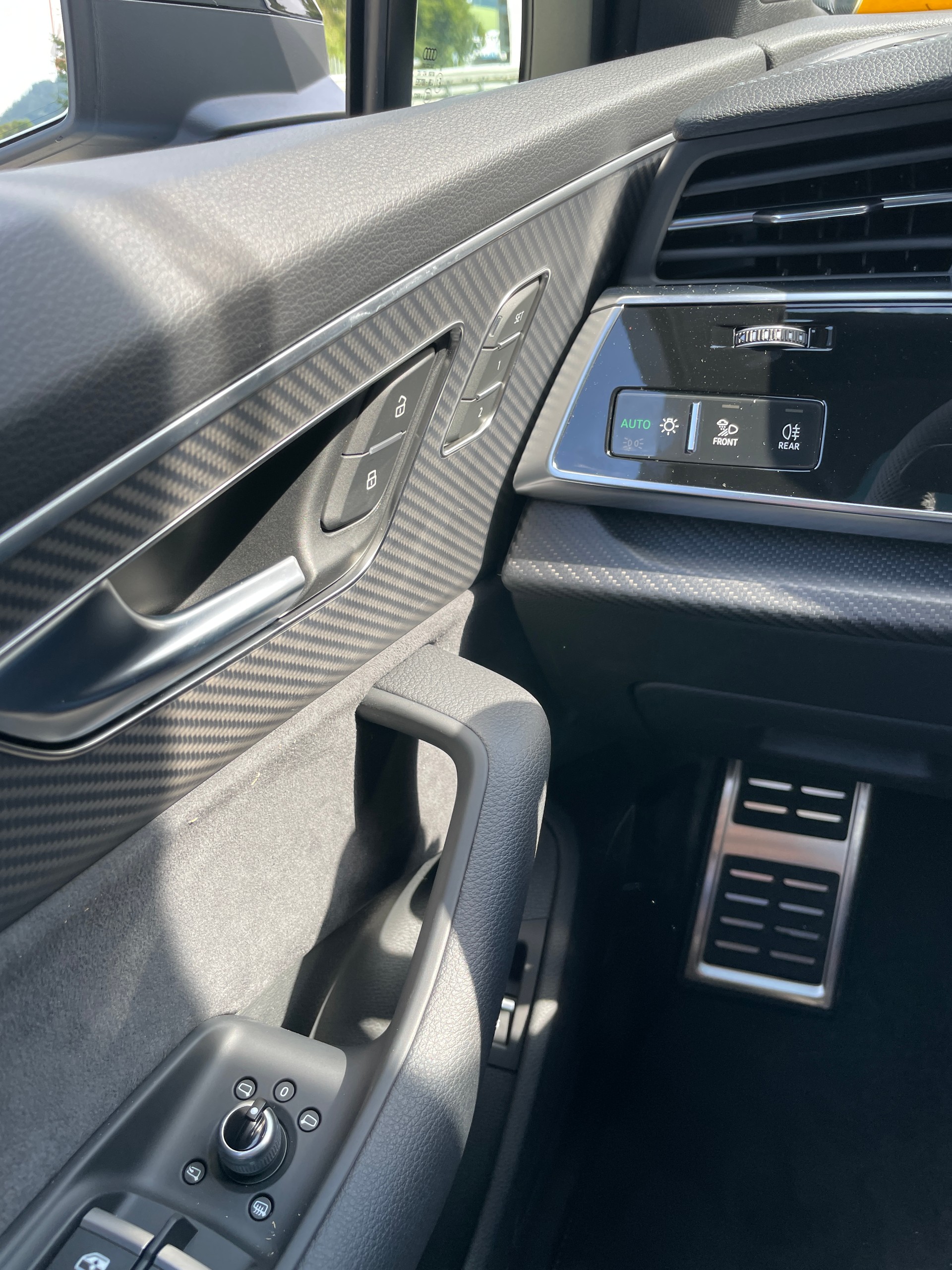 AUDI SQ7 TFSI quattro tiptronic-image-25