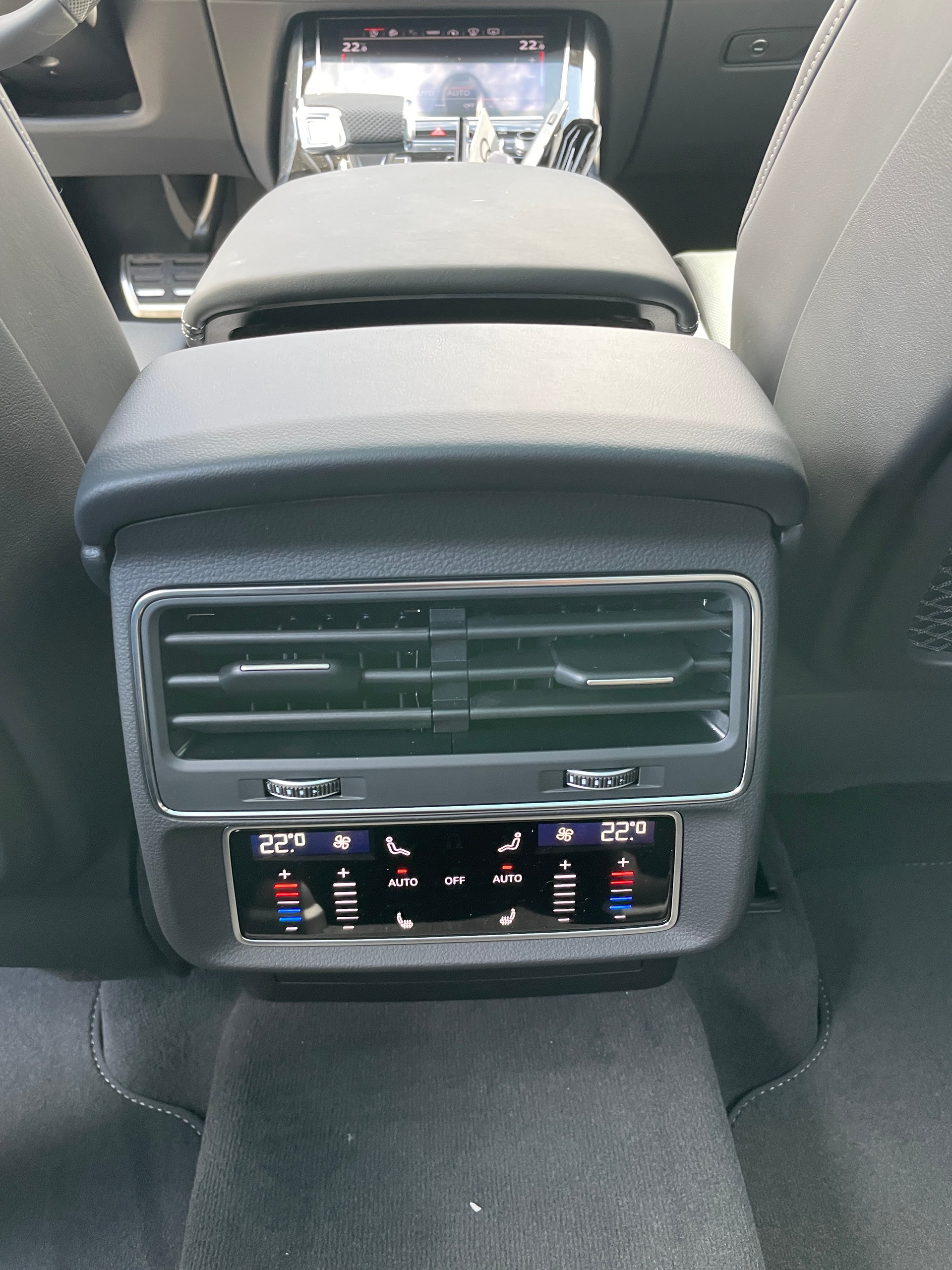 AUDI SQ7 TFSI quattro tiptronic-image-23