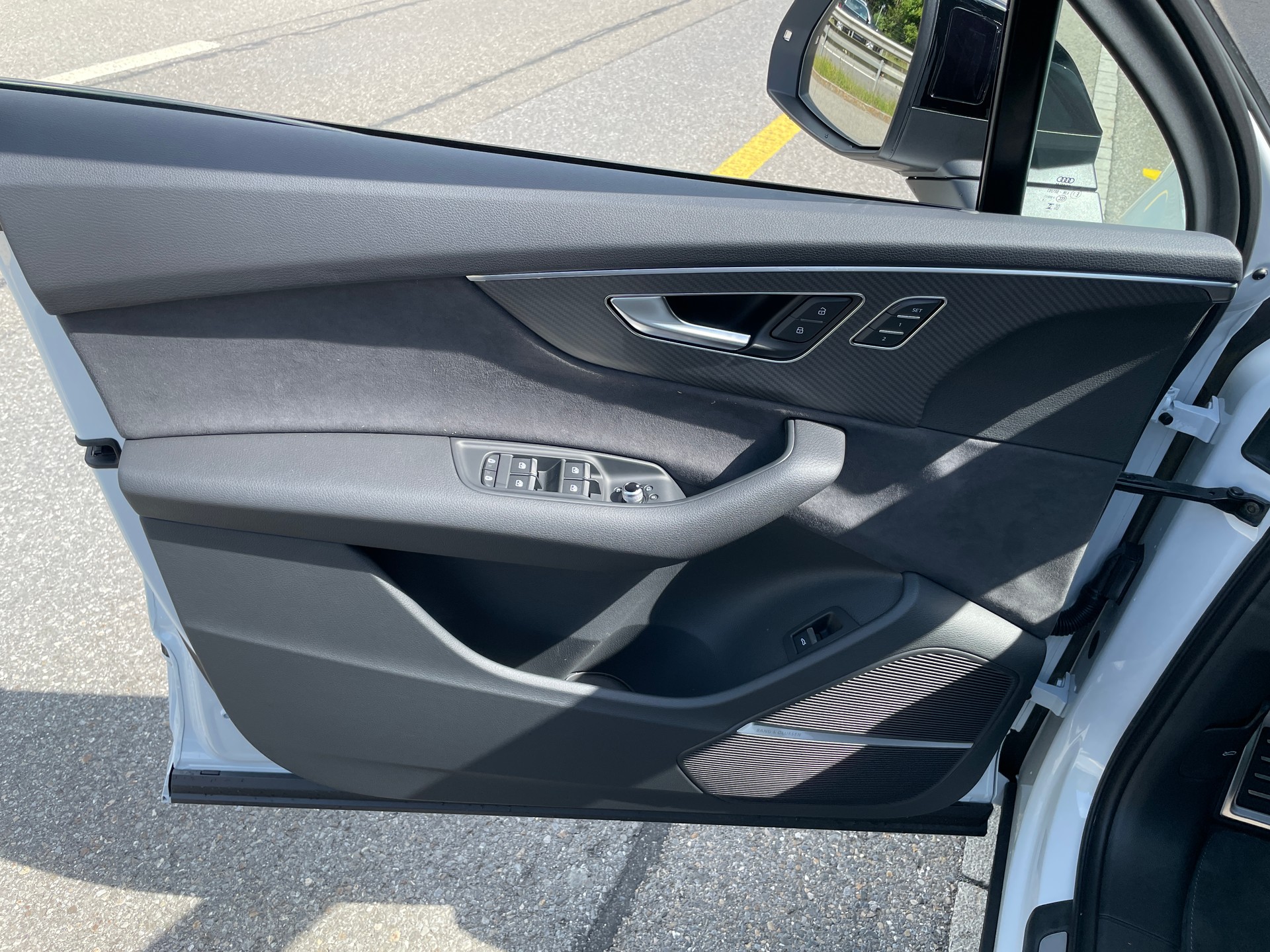 AUDI SQ7 TFSI quattro tiptronic-image-12