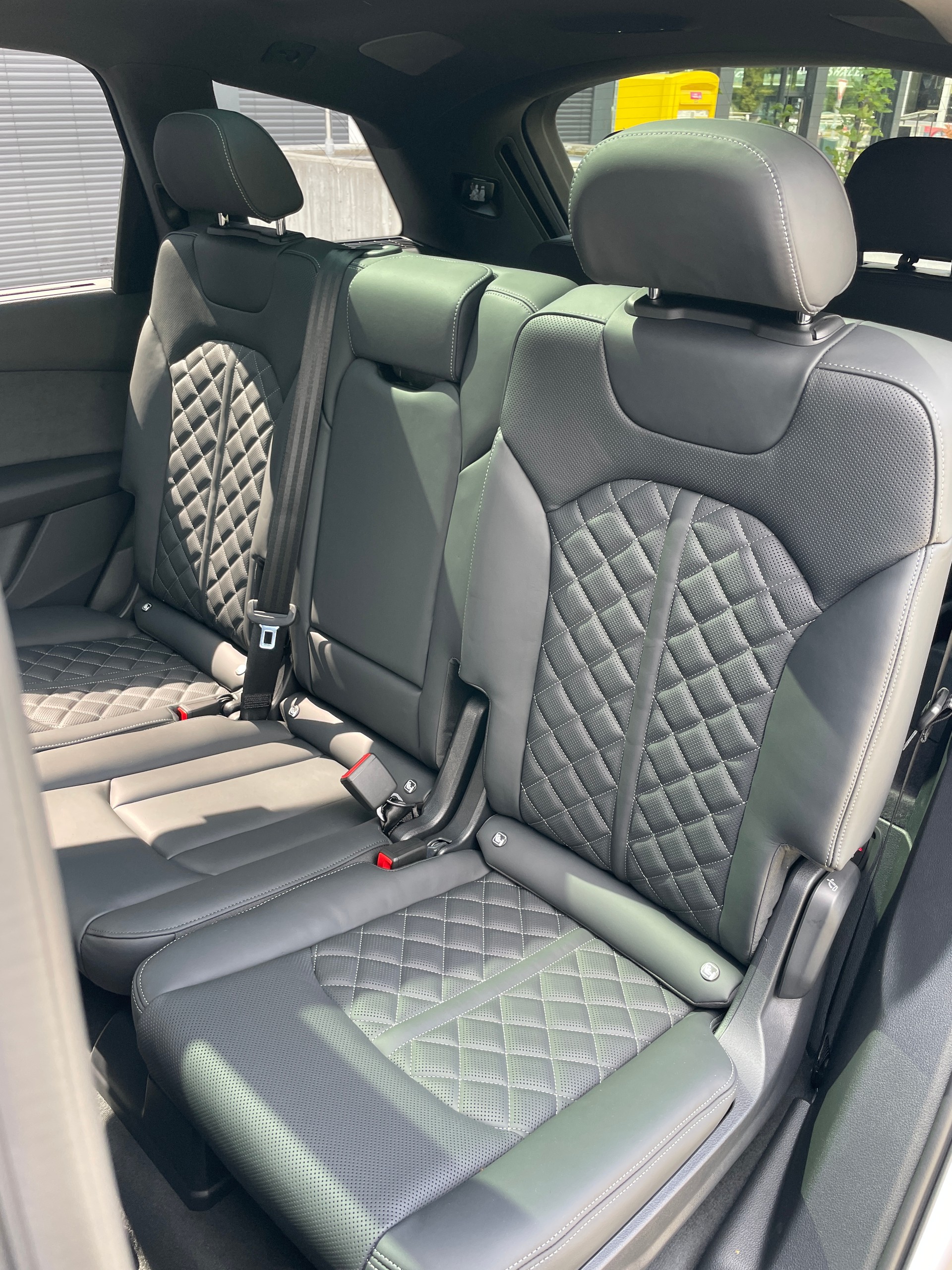 AUDI SQ7 TFSI quattro tiptronic-image-18