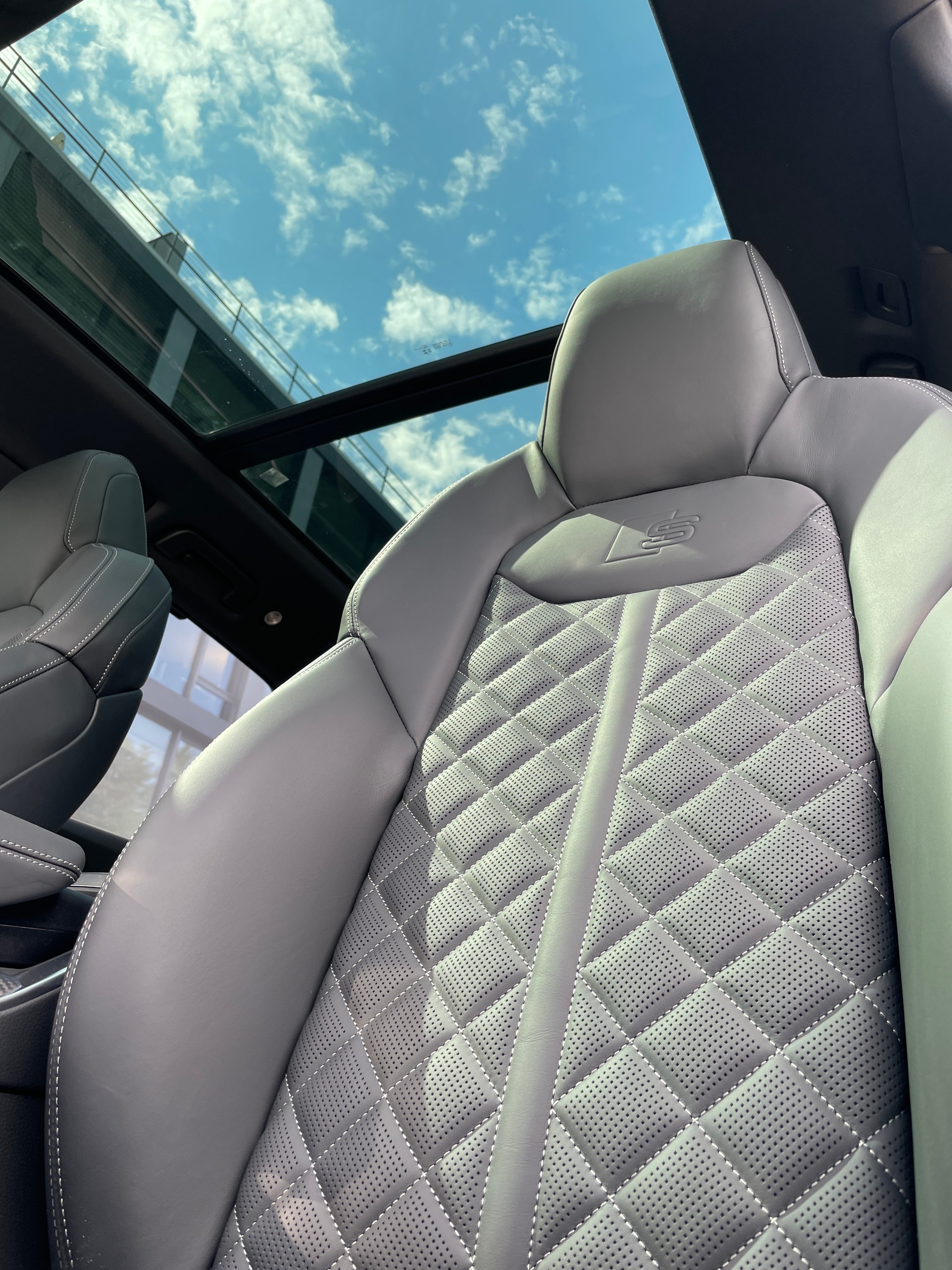 AUDI SQ7 TFSI quattro tiptronic-image-15
