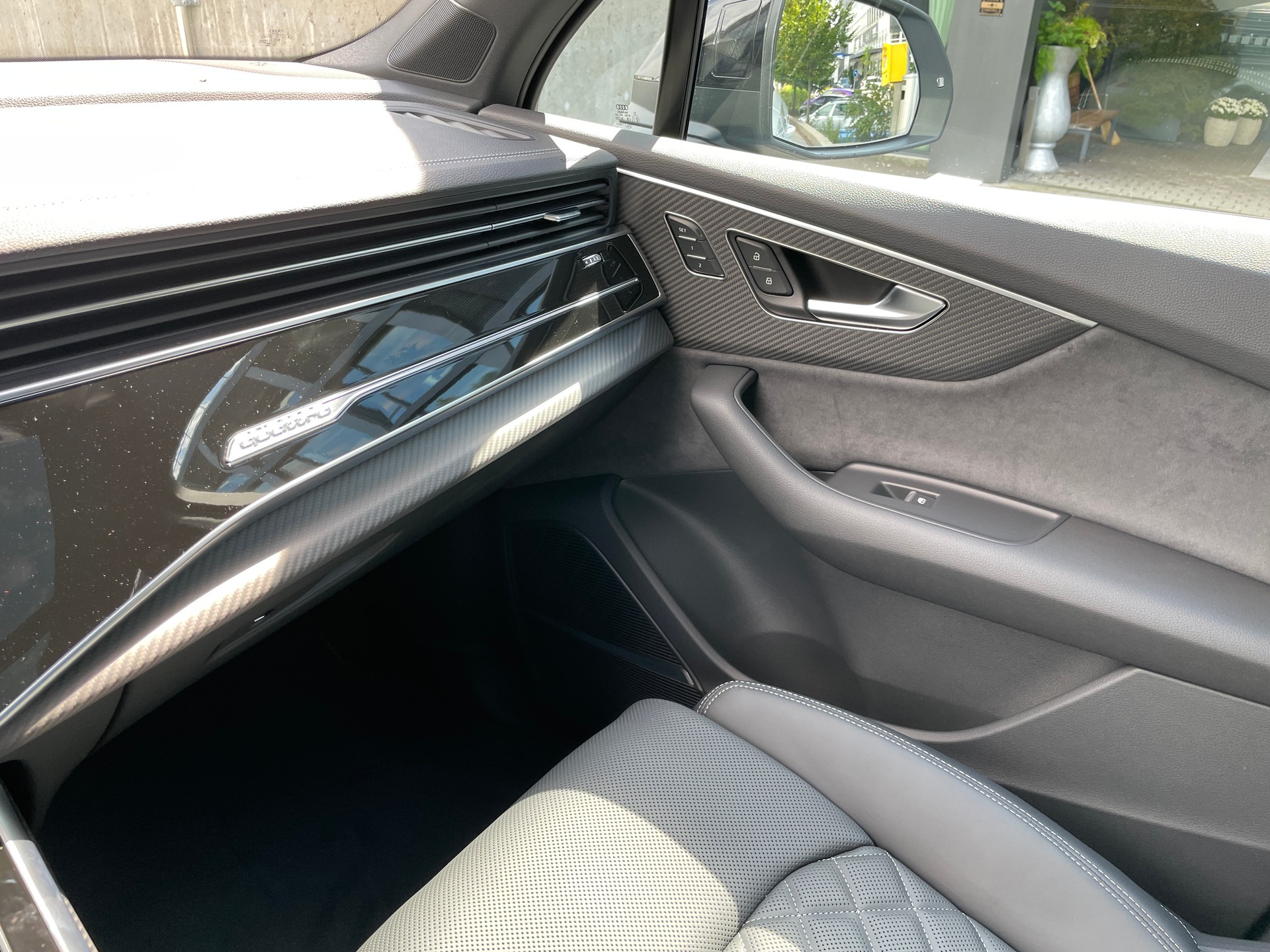 AUDI SQ7 TFSI quattro tiptronic-image-29