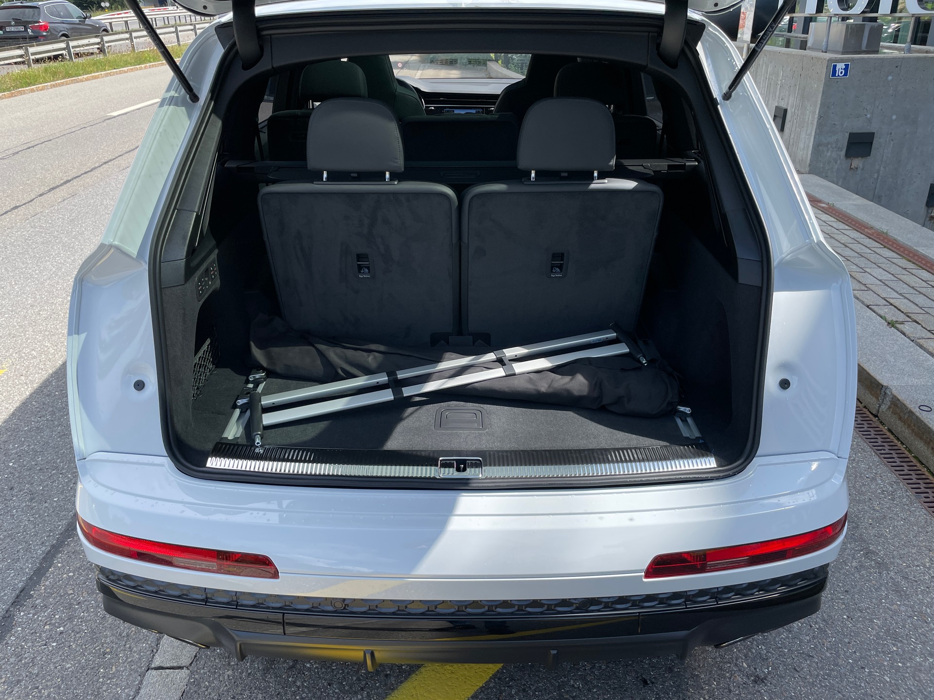 AUDI SQ7 TFSI quattro tiptronic-image-7