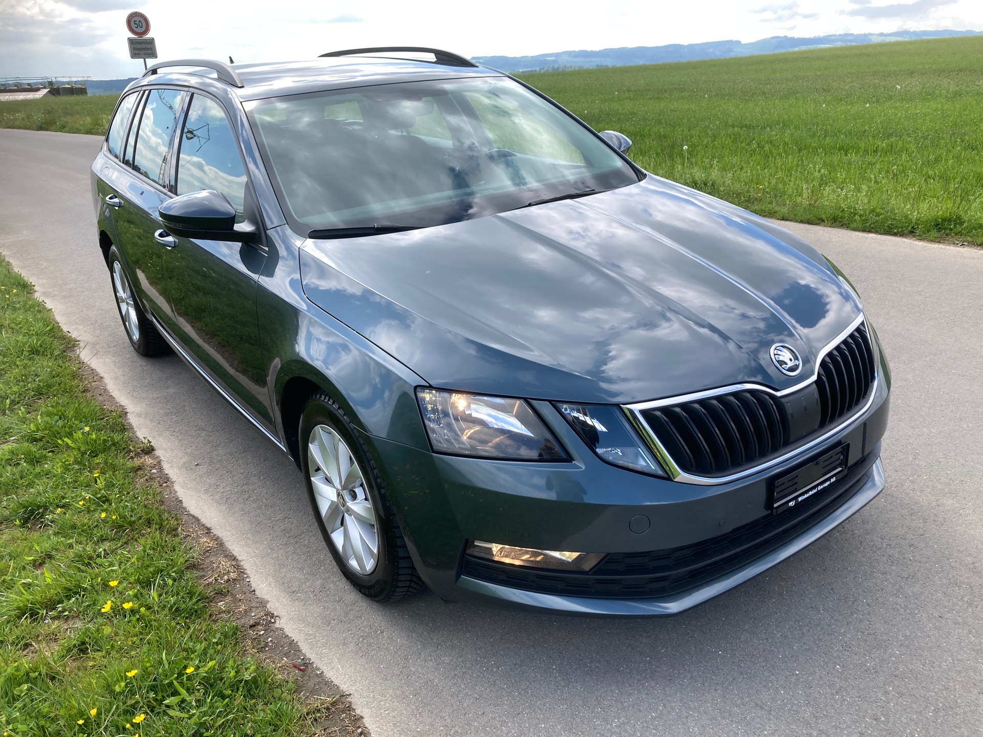SKODA Octavia Combi 2.0 TDI Ambition 4x4 DSG-image-1
