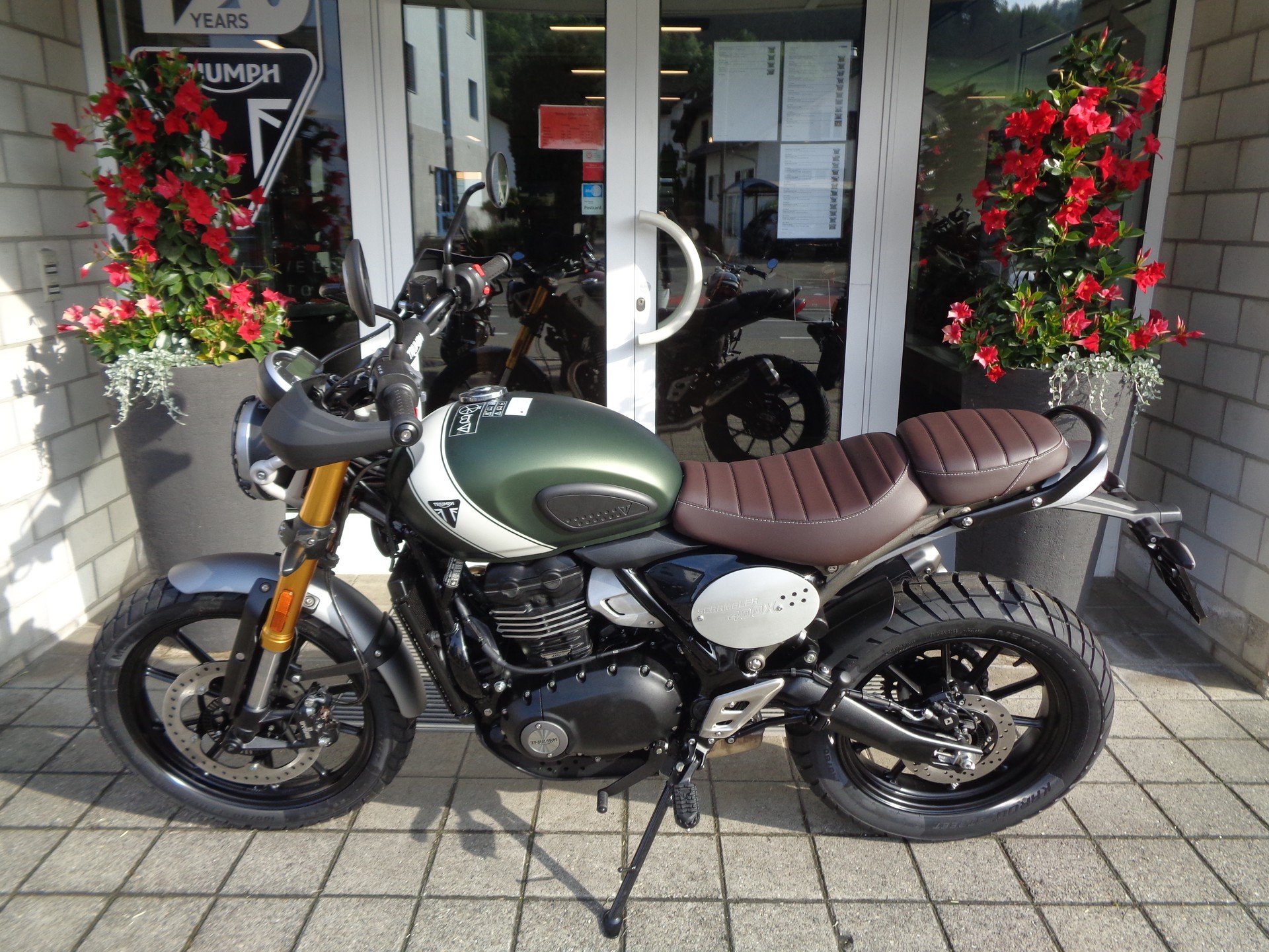 TRIUMPH Scrambler 400 X-image-4
