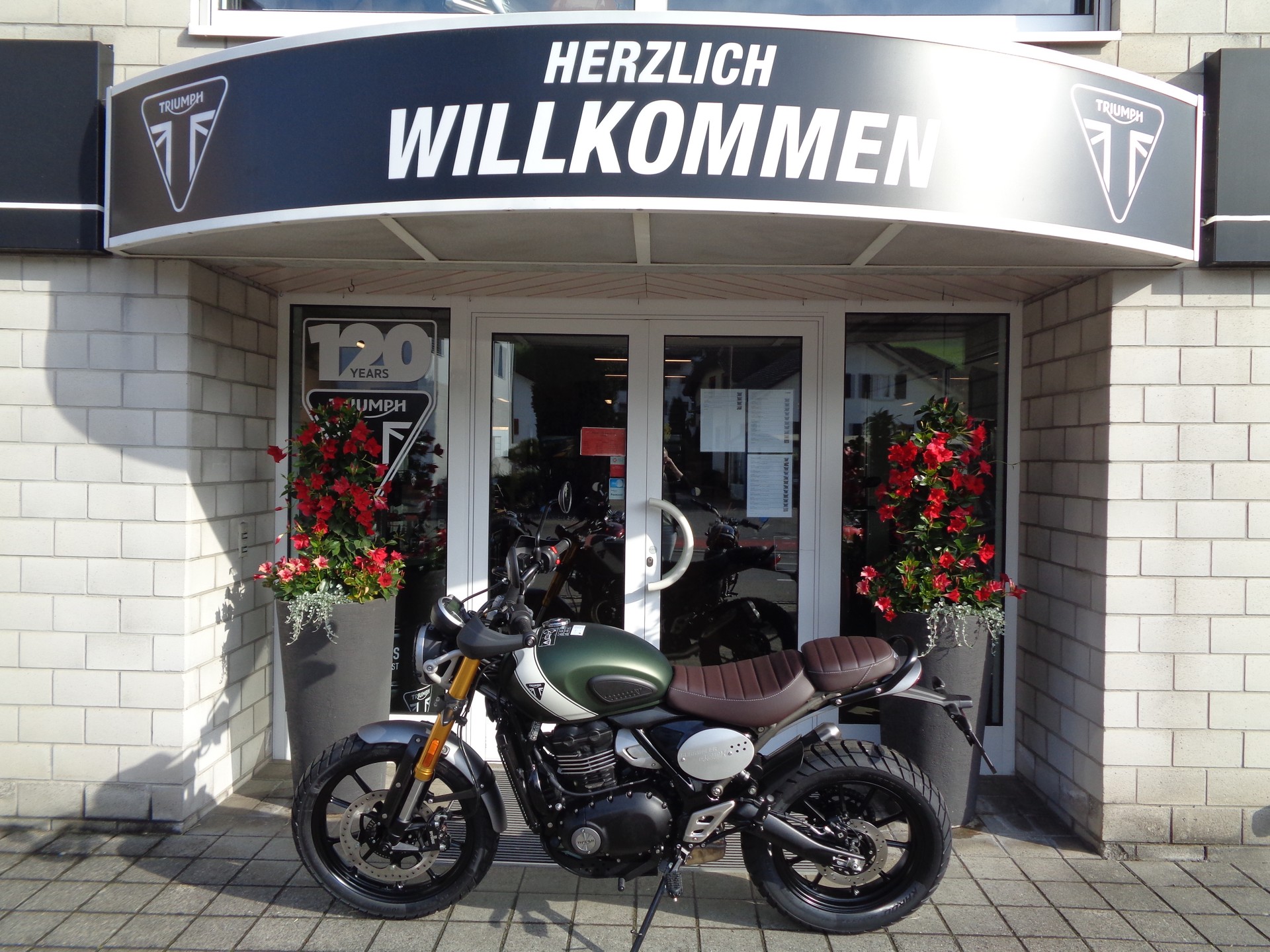 TRIUMPH Scrambler 400 X-showroom-element-3