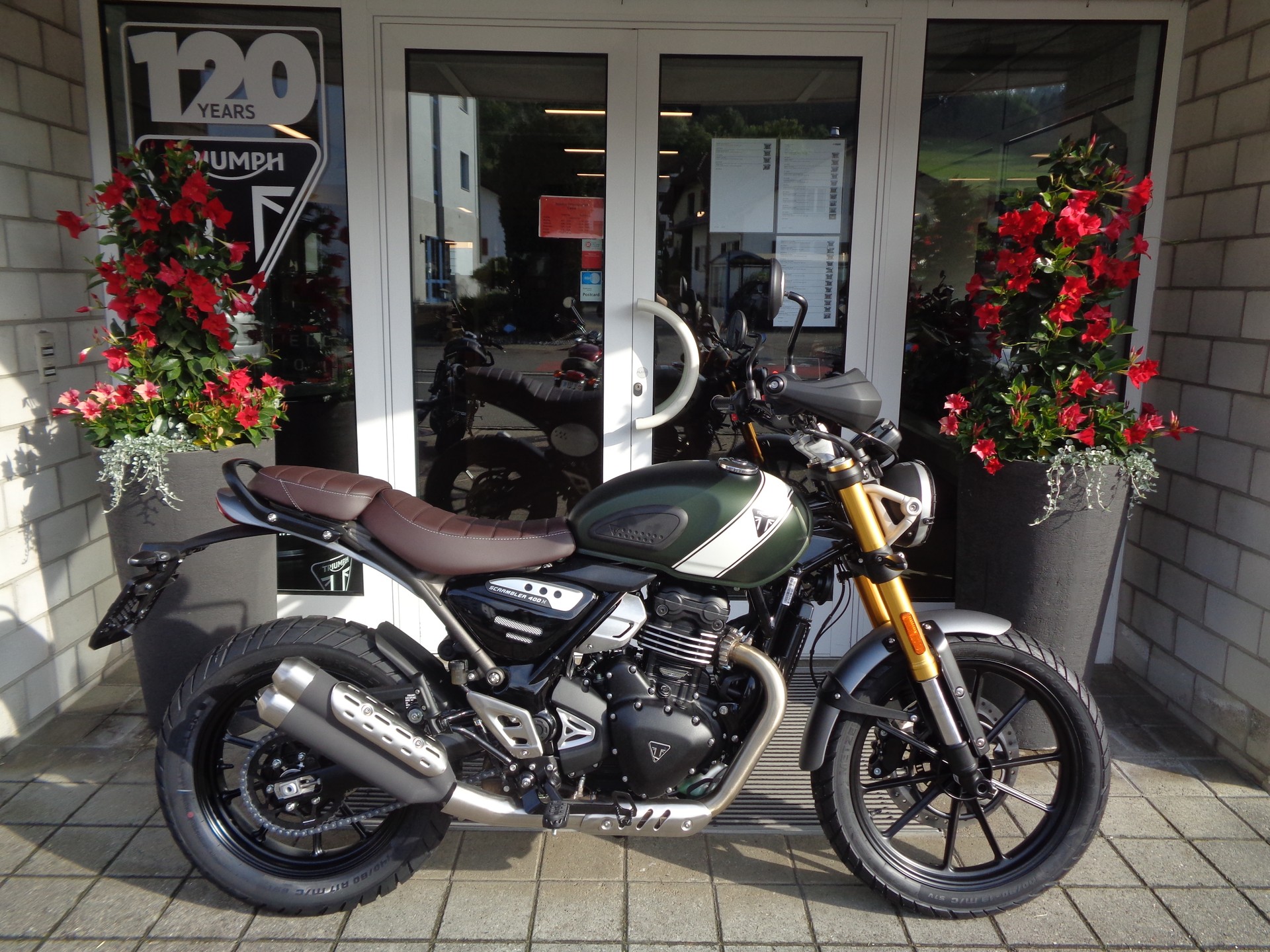 TRIUMPH Scrambler 400 X-showroom-element-1