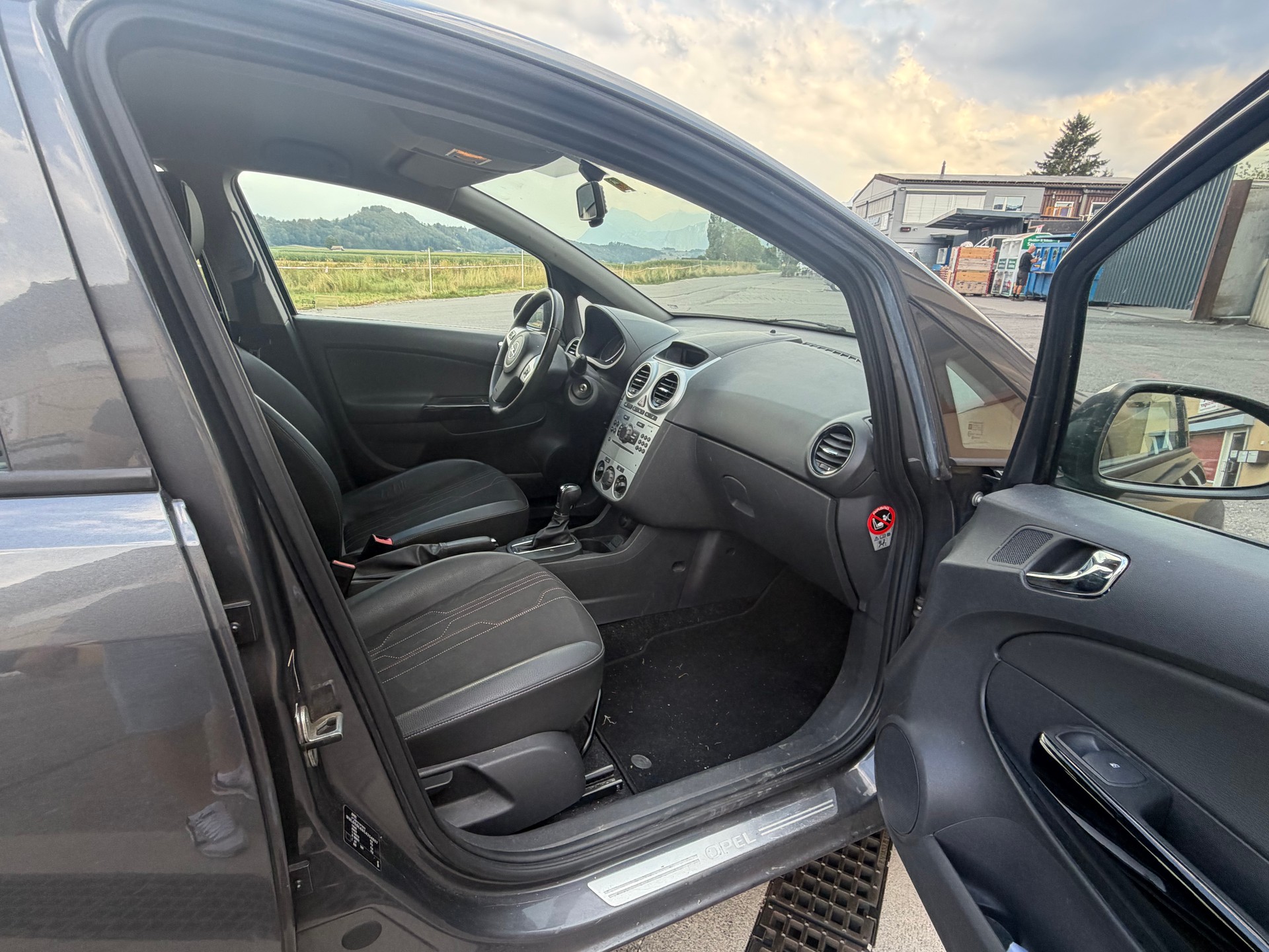 OPEL Corsa 1.4 TP Active Edition Automatic-image-9